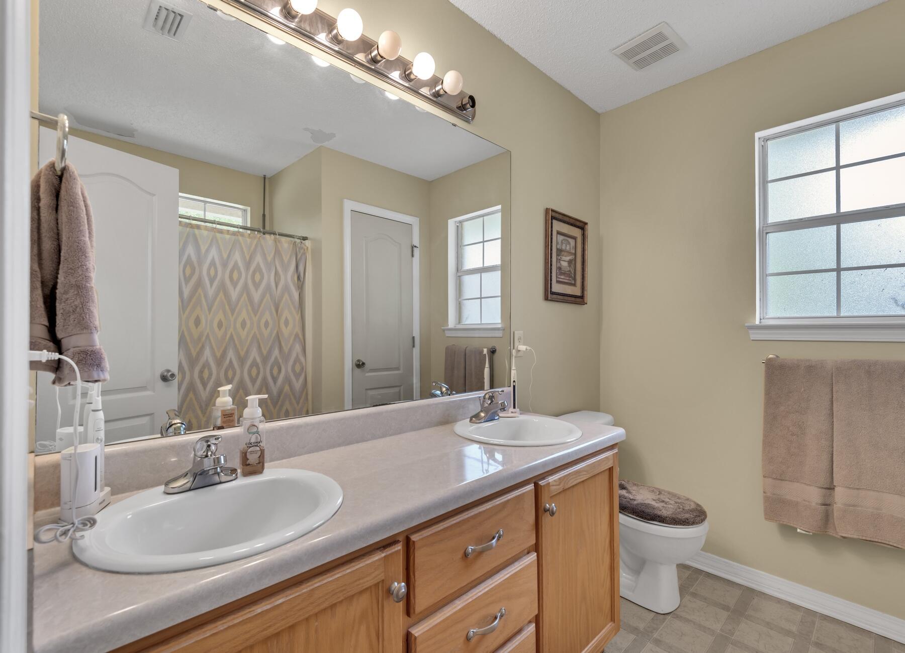 COUNTRY CLUB ESTATES - Residential