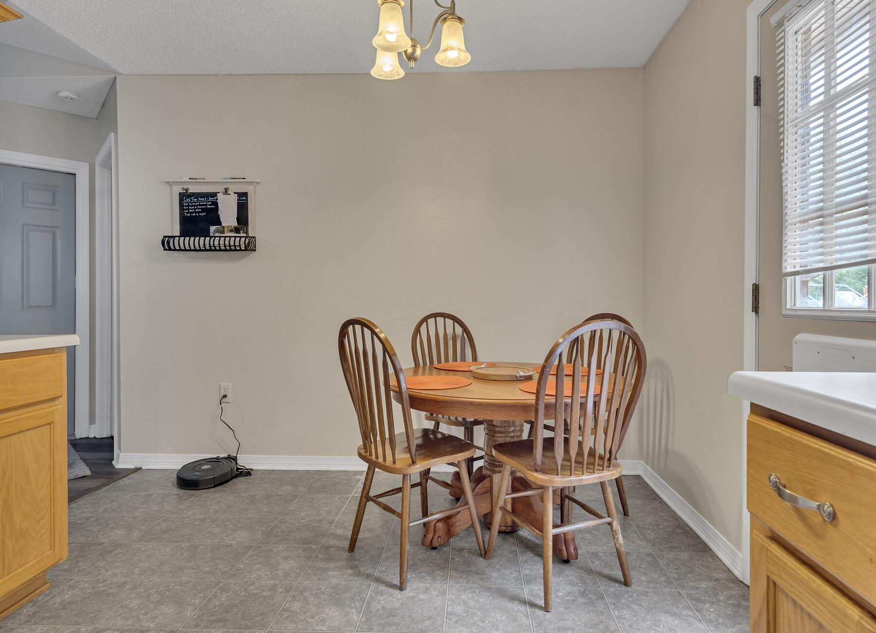 COUNTRY CLUB ESTATES - Residential