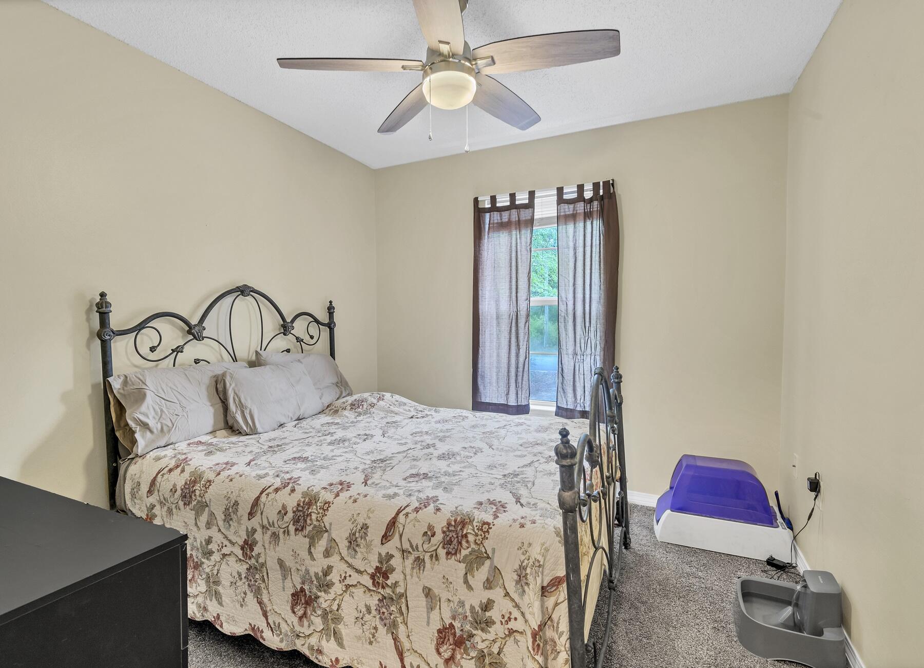 COUNTRY CLUB ESTATES - Residential