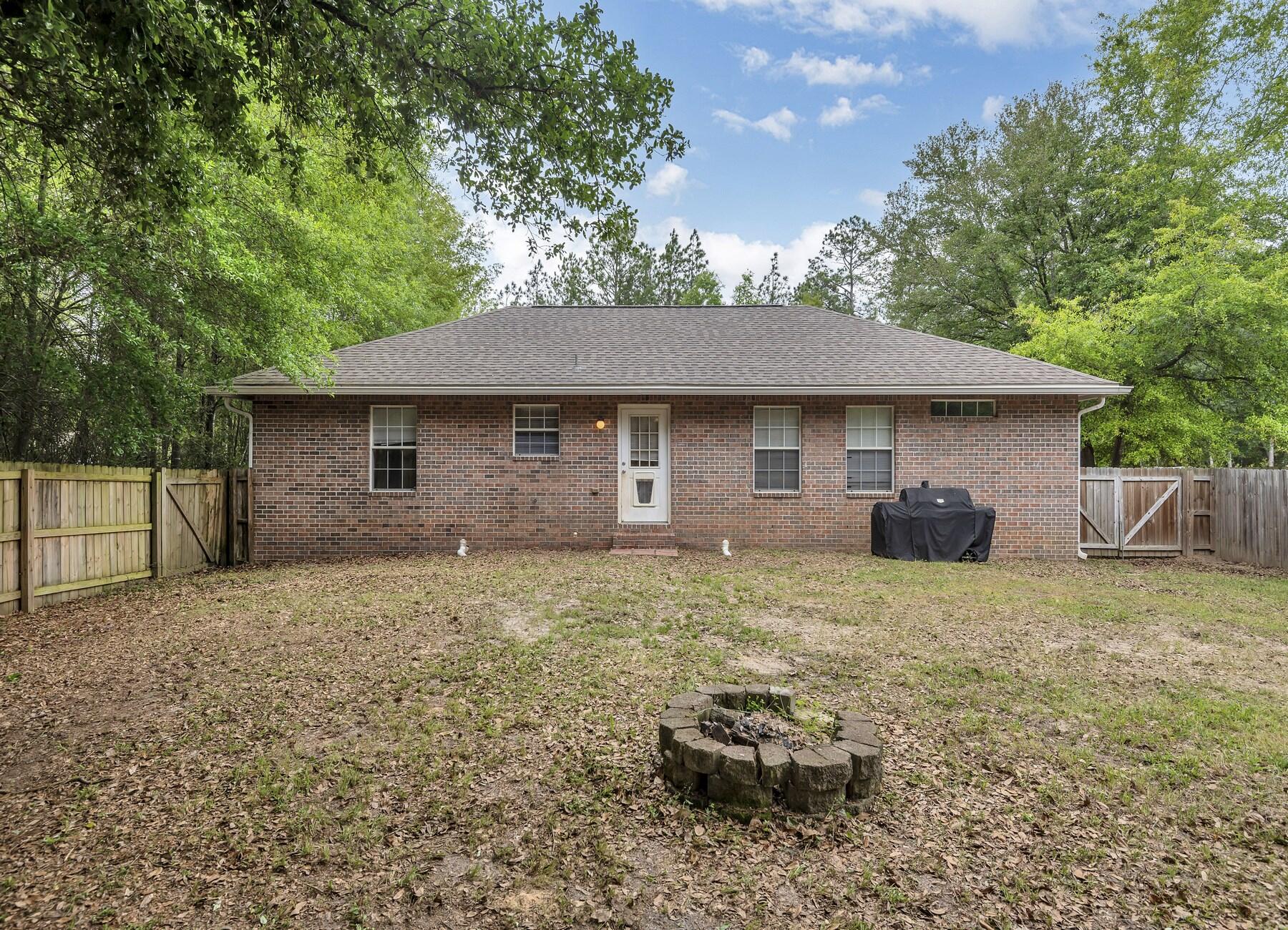 COUNTRY CLUB ESTATES - Residential