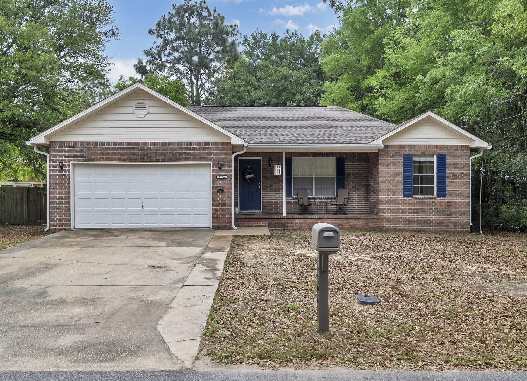 COUNTRY CLUB ESTATES - Residential