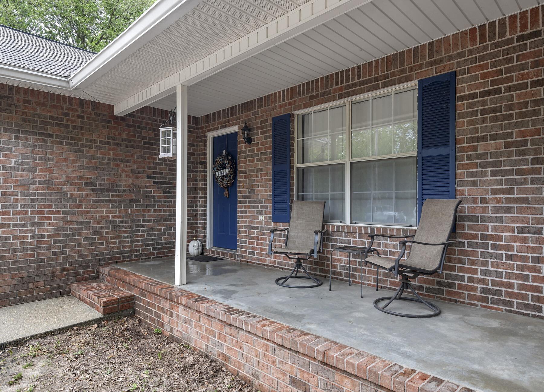 COUNTRY CLUB ESTATES - Residential