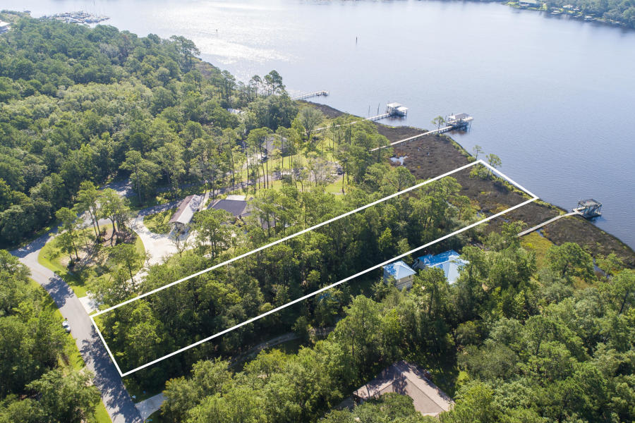 LAGRANGE SHORES - Land