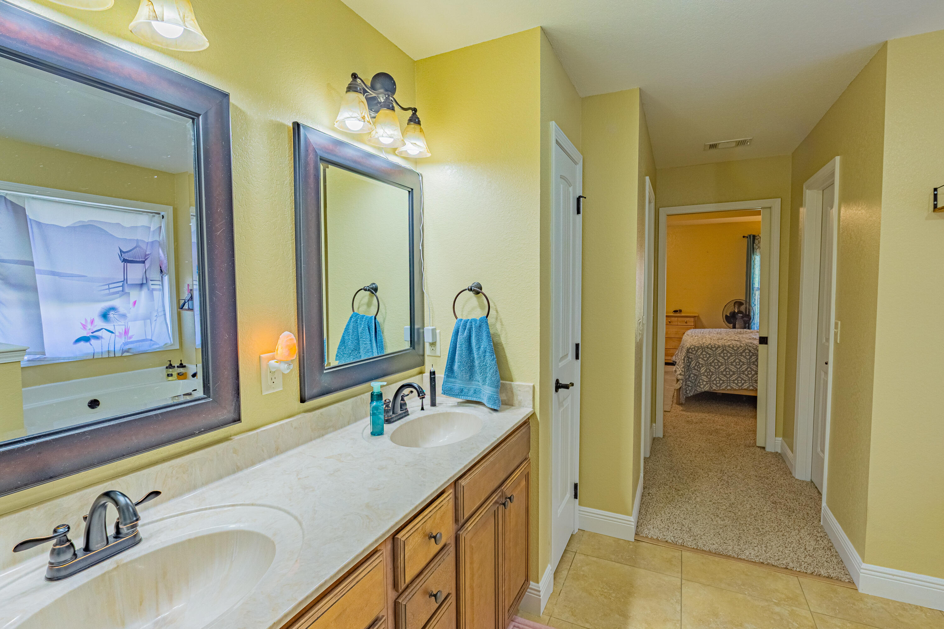 HOLLEY BY THE SEA - Residential