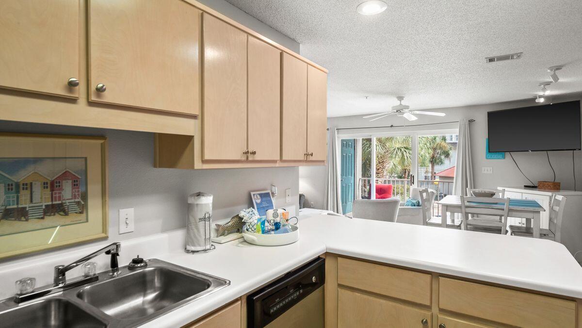 ROLLIN TIDE VILLAS - Residential