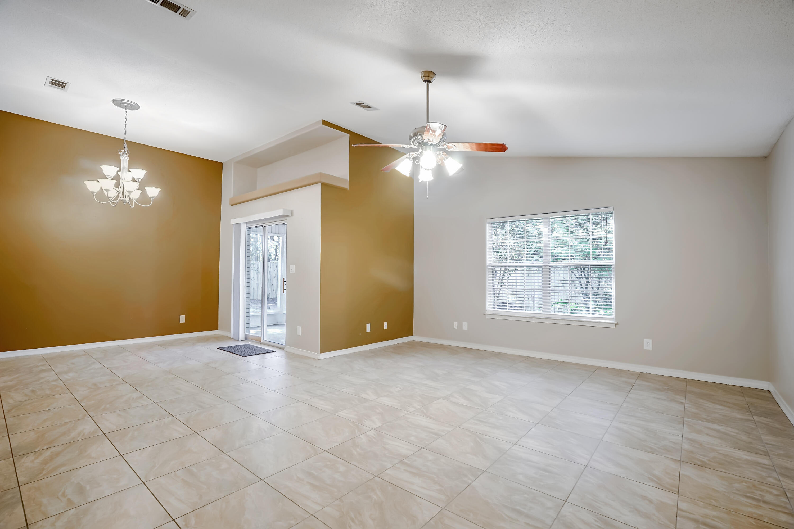 VILLA DANIELLE 1ST ADDN - Residential