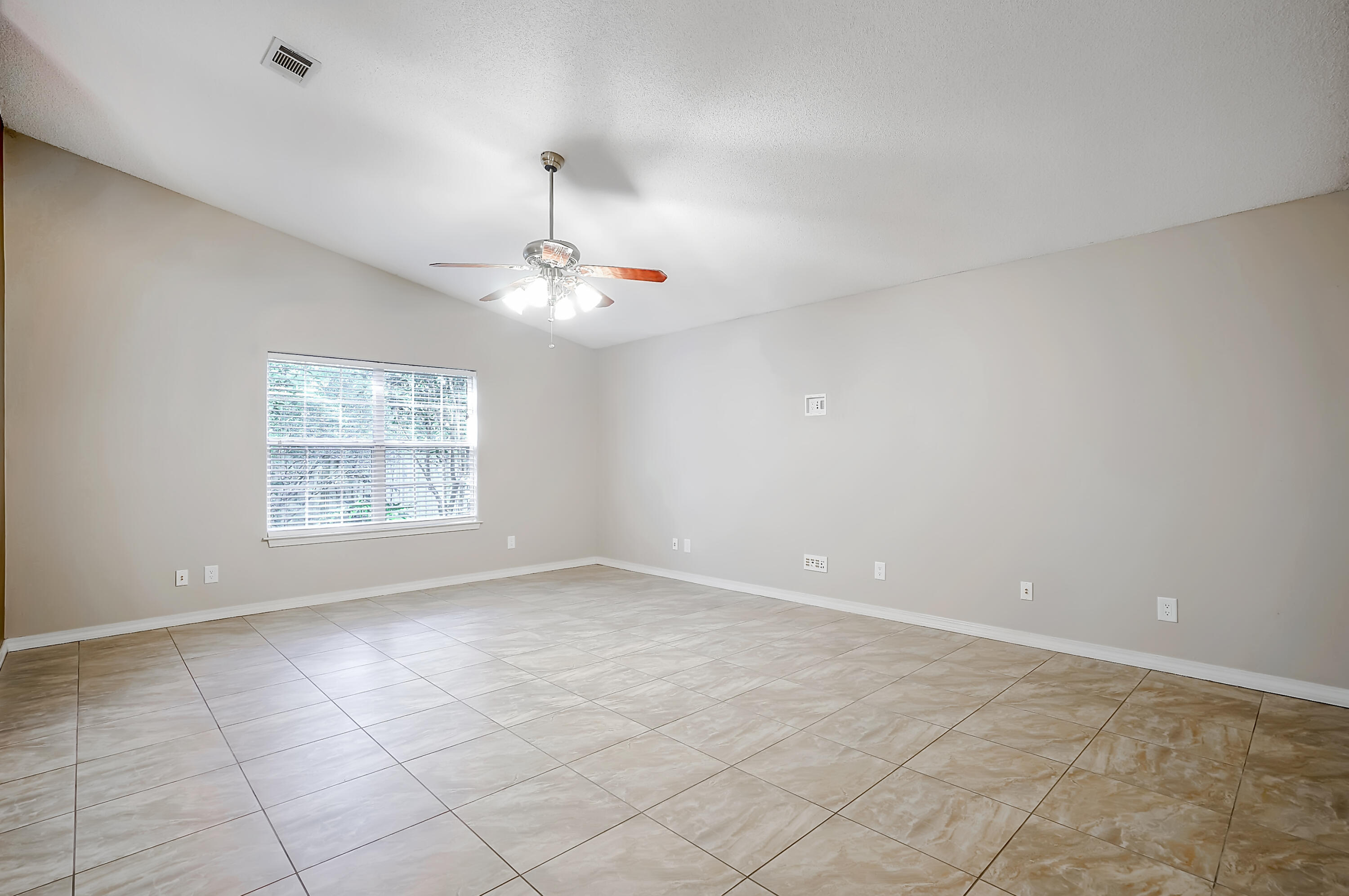 VILLA DANIELLE 1ST ADDN - Residential