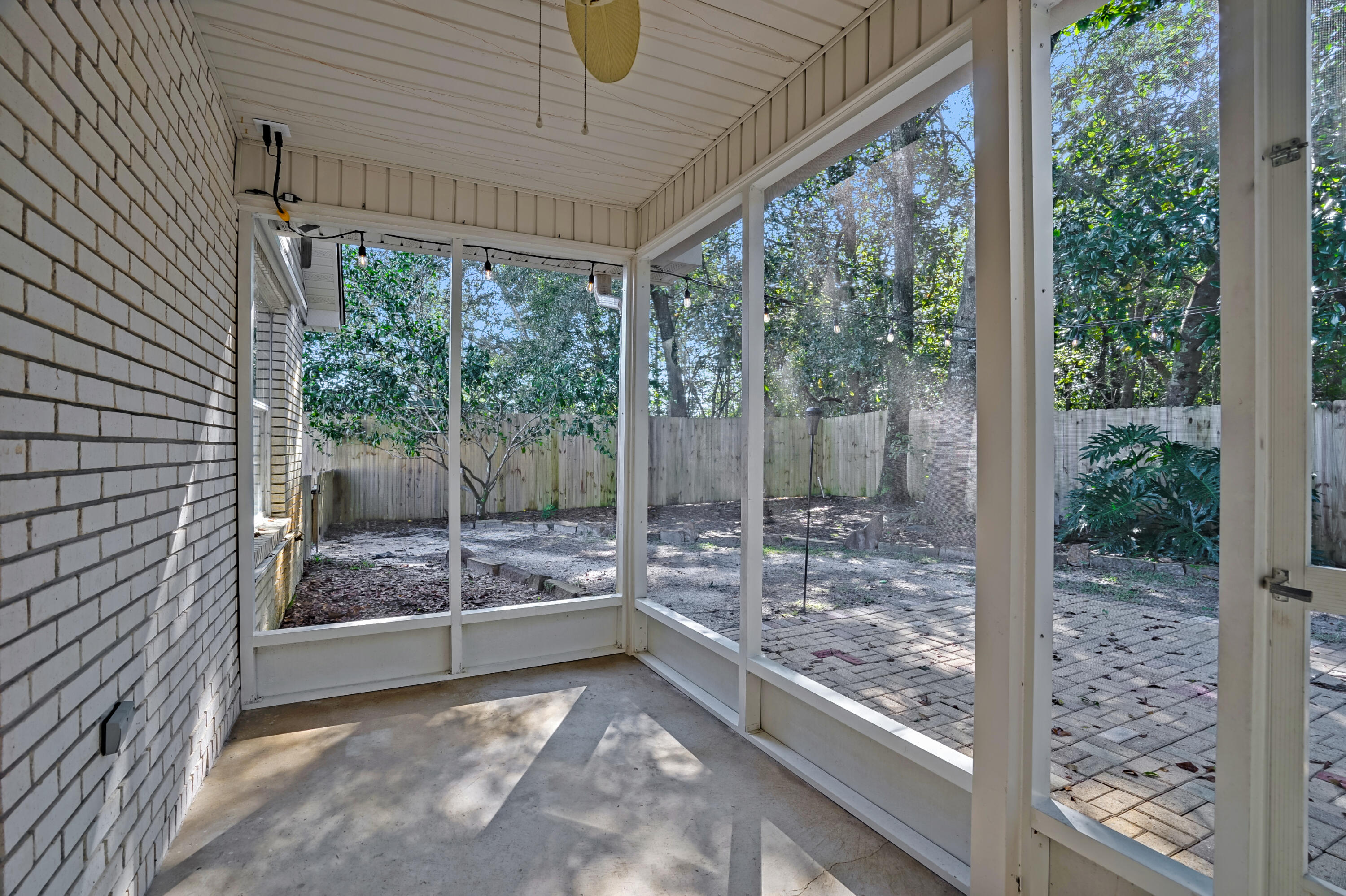 VILLA DANIELLE 1ST ADDN - Residential