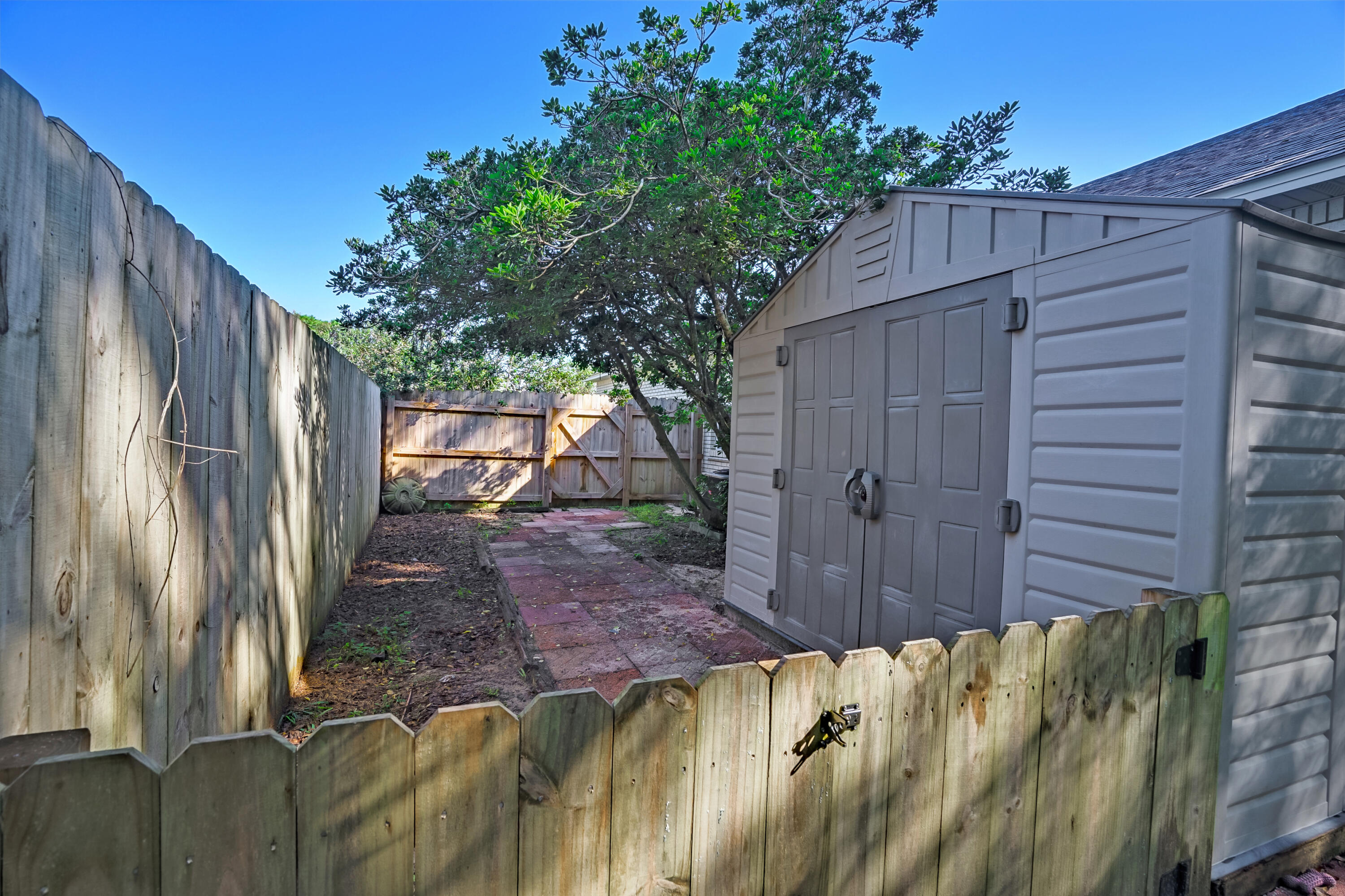 VILLA DANIELLE 1ST ADDN - Residential