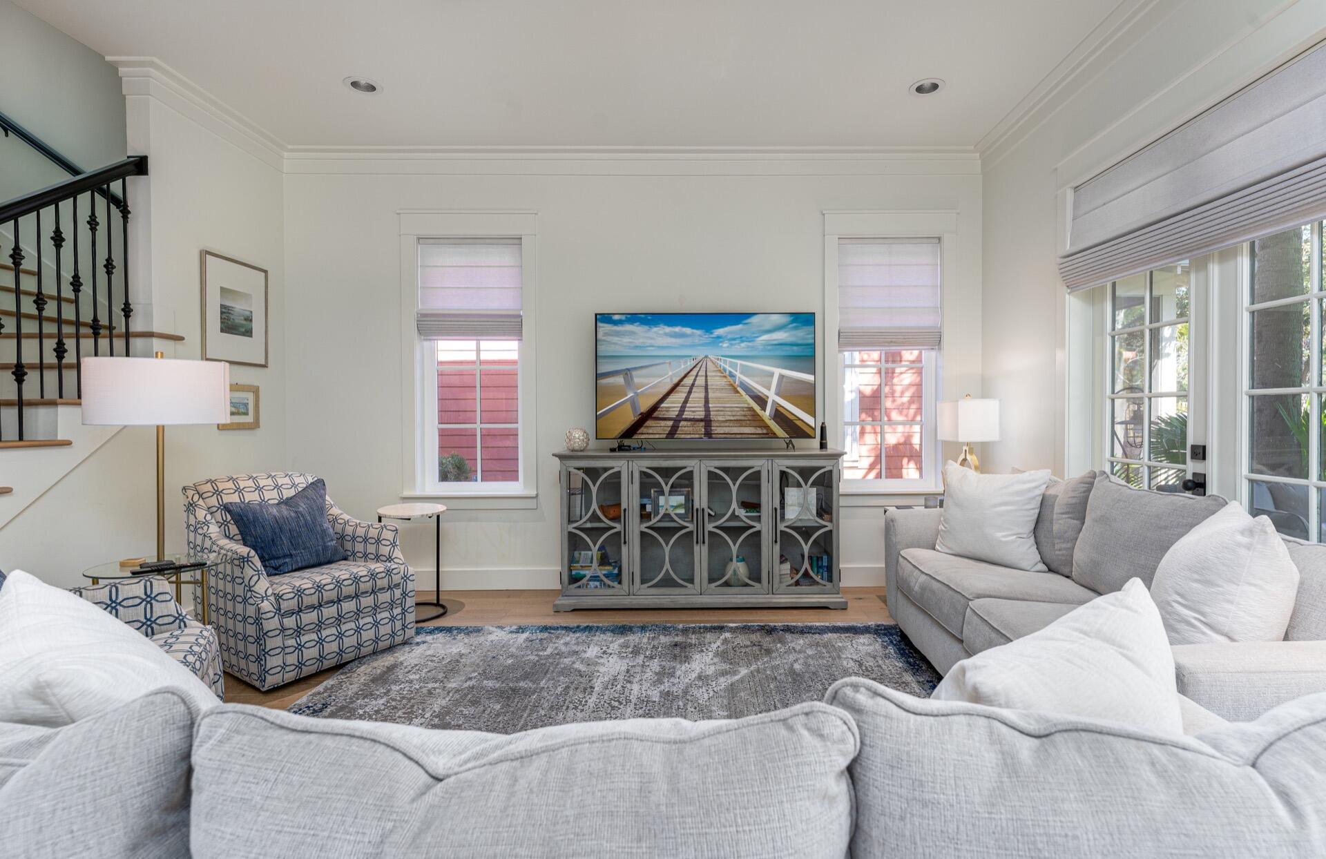 BUNGALOS AT SANDESTIN - Residential