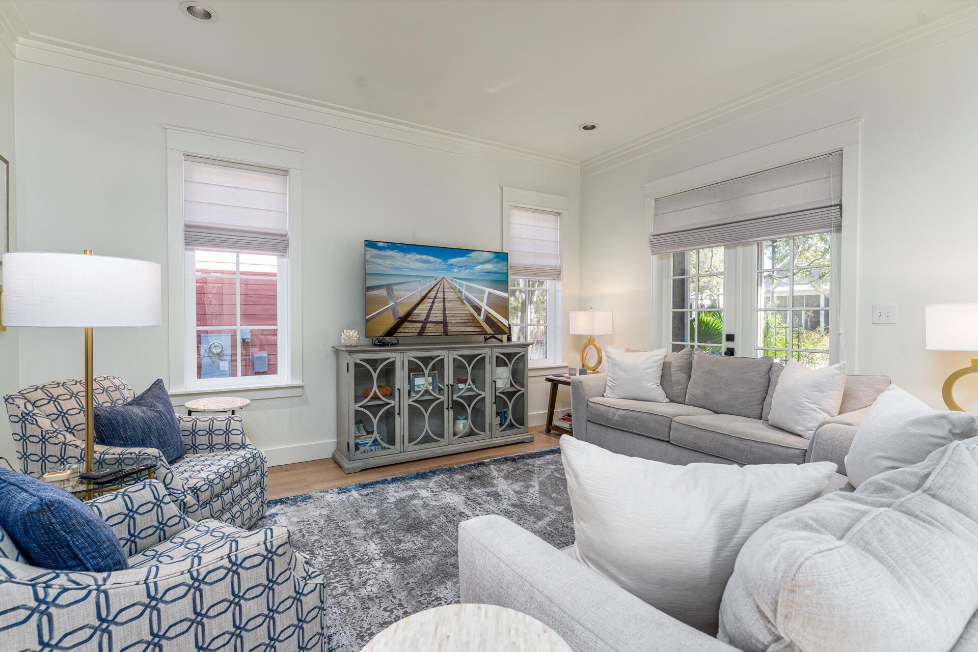 BUNGALOS AT SANDESTIN - Residential