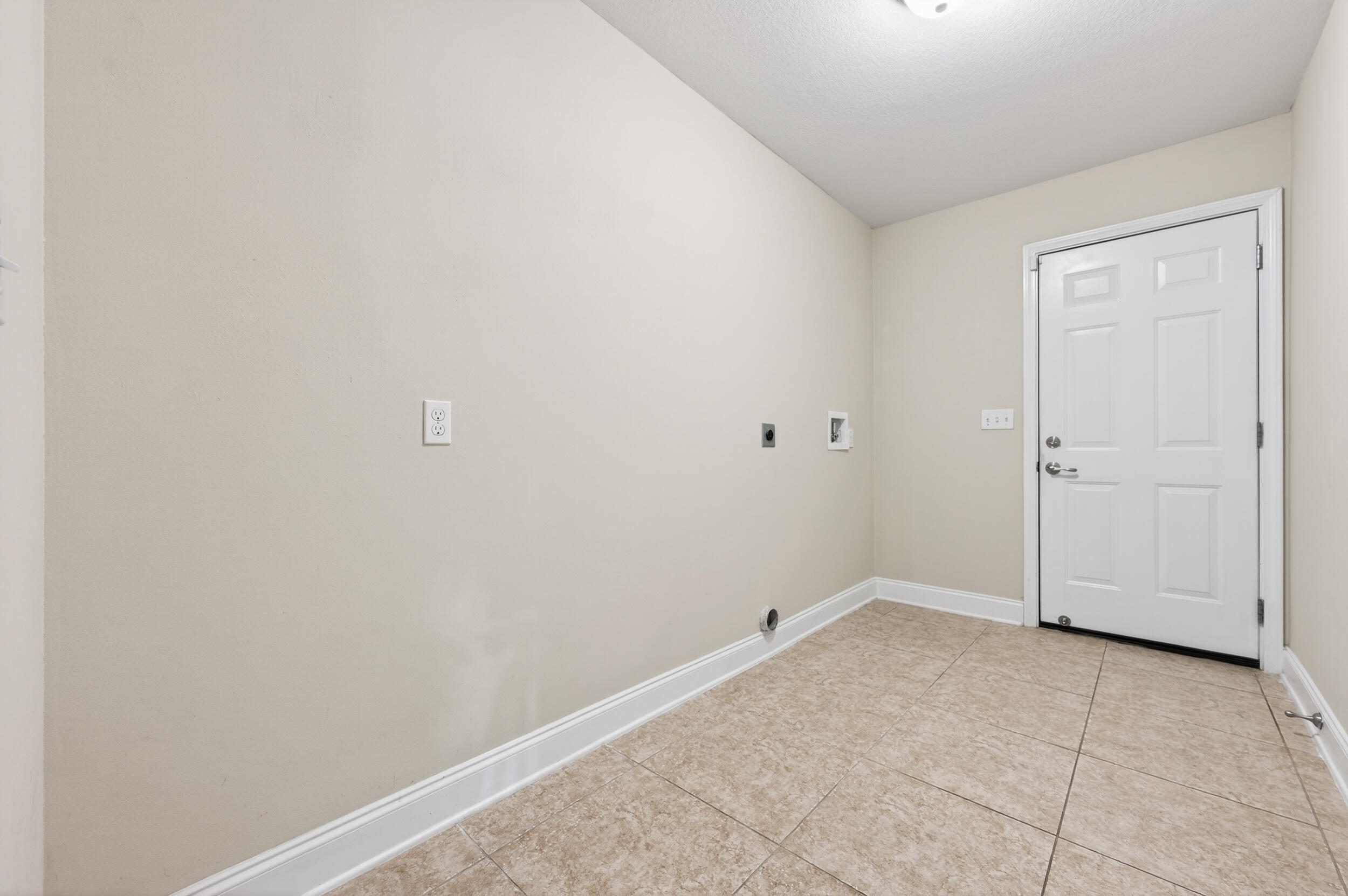 BROWNSTONE MANOR - Residential