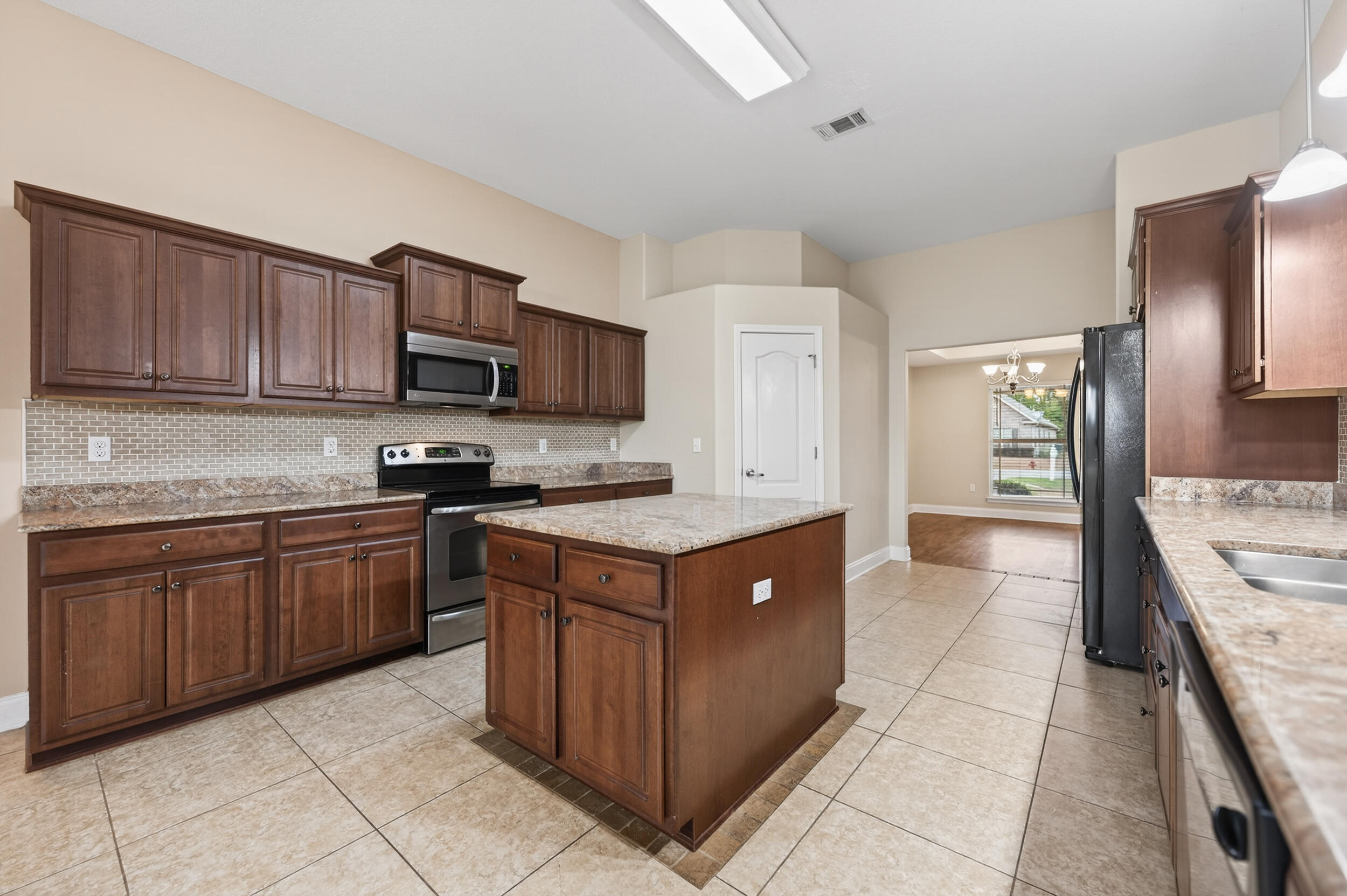 BROWNSTONE MANOR - Residential