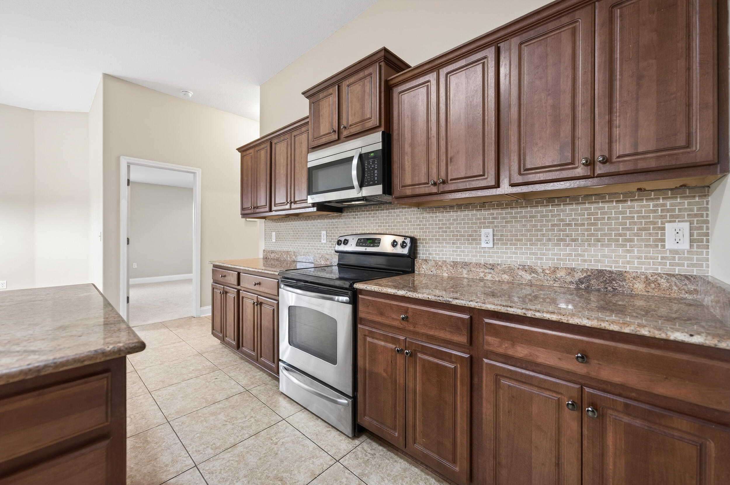 BROWNSTONE MANOR - Residential