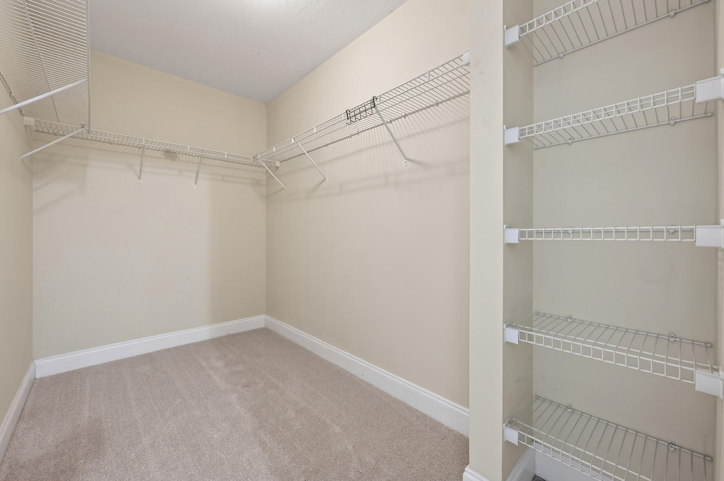 BROWNSTONE MANOR - Residential