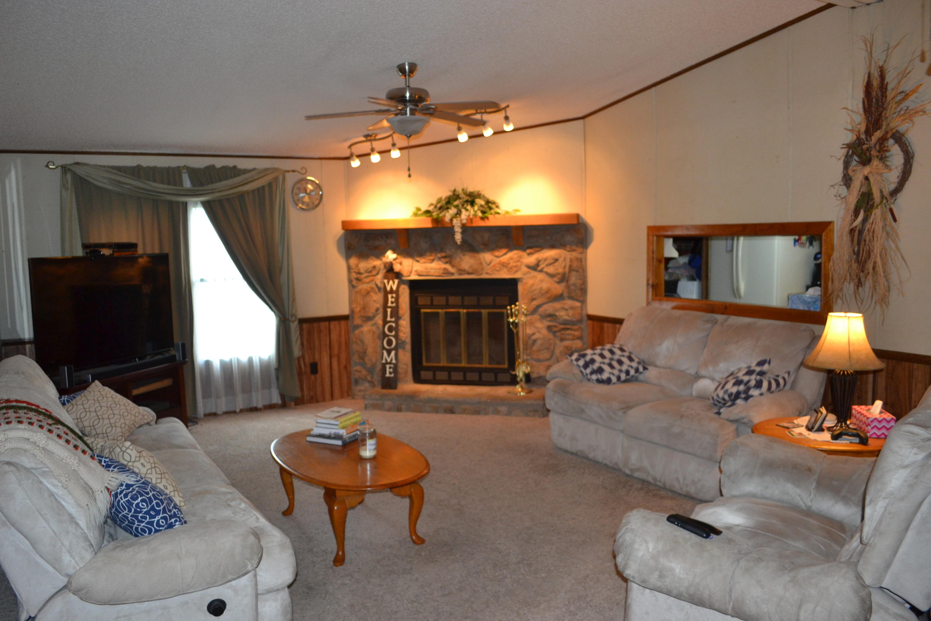 NAVARRE 2ND ADD LOT 10 BLK 24AS DES IN OR 1022 PG 599 LESS ALL MINERAL RIGHTS - Residential