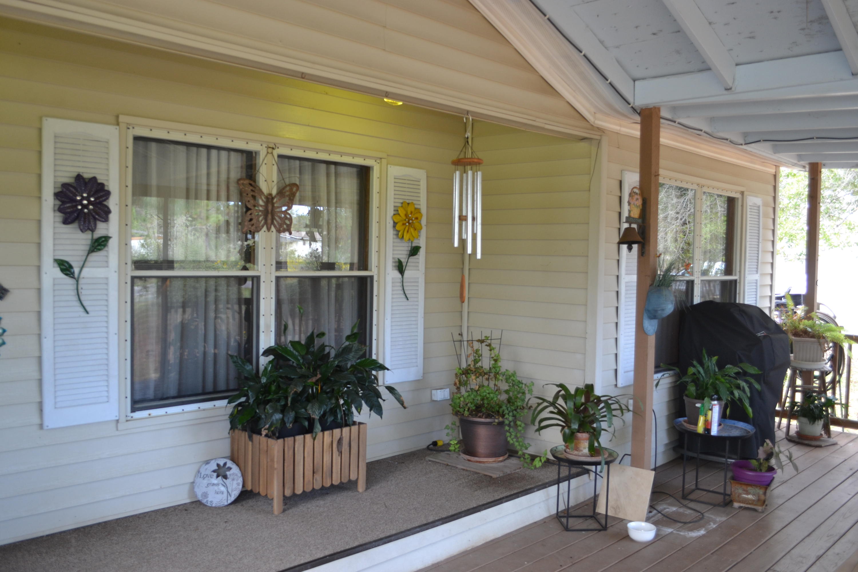 NAVARRE 2ND ADD LOT 10 BLK 24AS DES IN OR 1022 PG 599 LESS ALL MINERAL RIGHTS - Residential