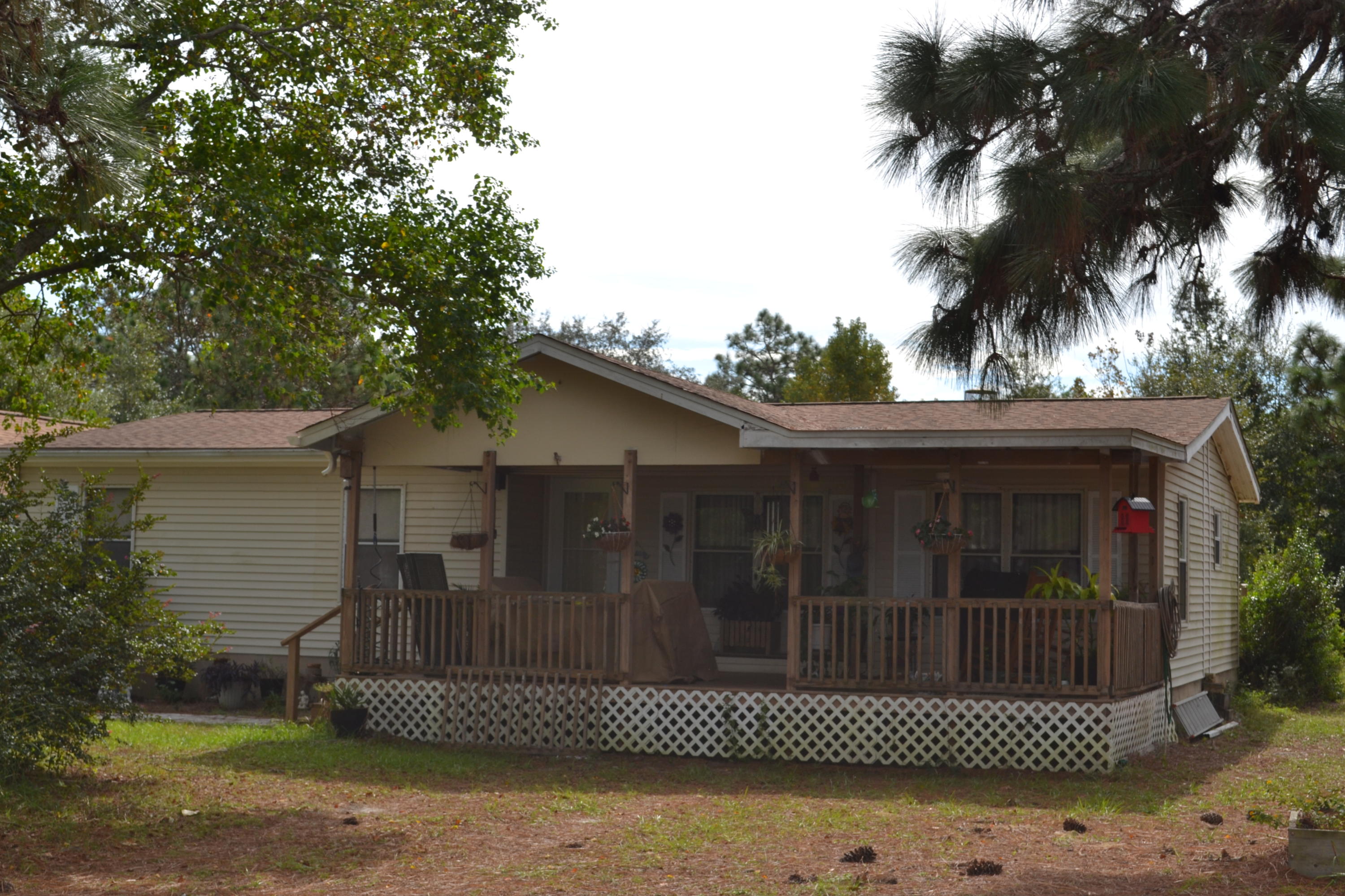 NAVARRE 2ND ADD LOT 10 BLK 24AS DES IN OR 1022 PG 599 LESS ALL MINERAL RIGHTS - Residential