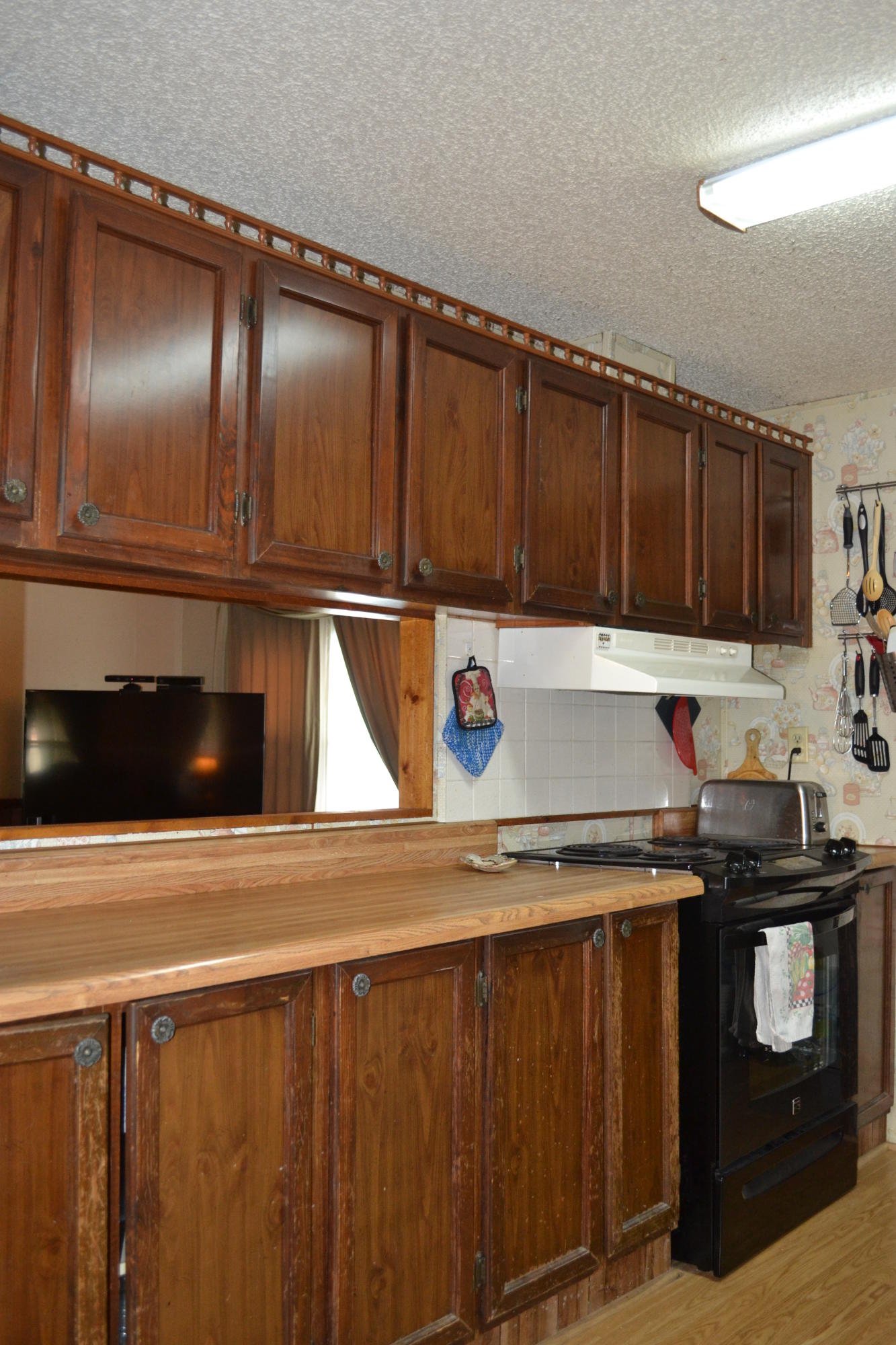 NAVARRE 2ND ADD LOT 10 BLK 24AS DES IN OR 1022 PG 599 LESS ALL MINERAL RIGHTS - Residential