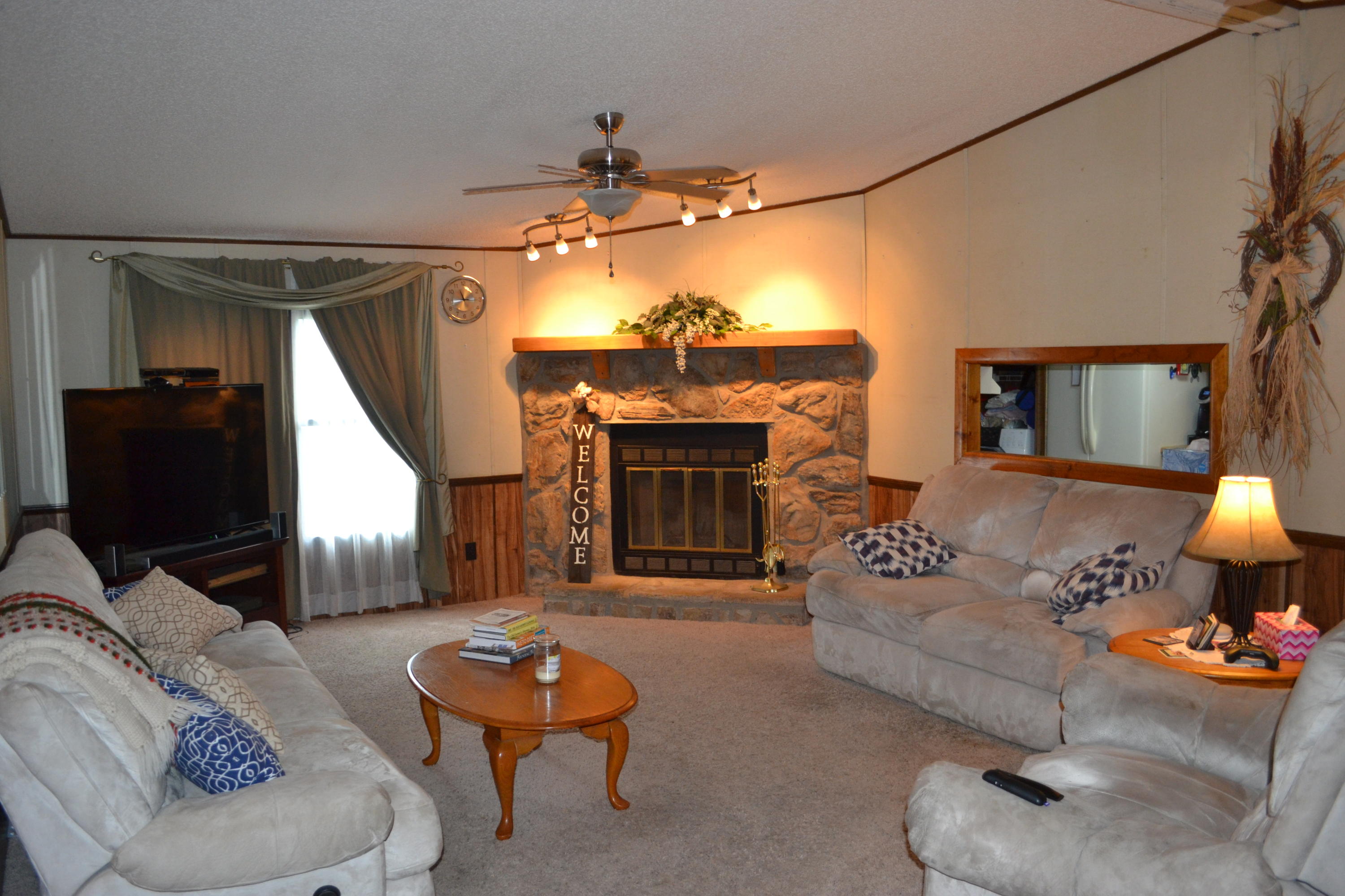 NAVARRE 2ND ADD LOT 10 BLK 24AS DES IN OR 1022 PG 599 LESS ALL MINERAL RIGHTS - Residential