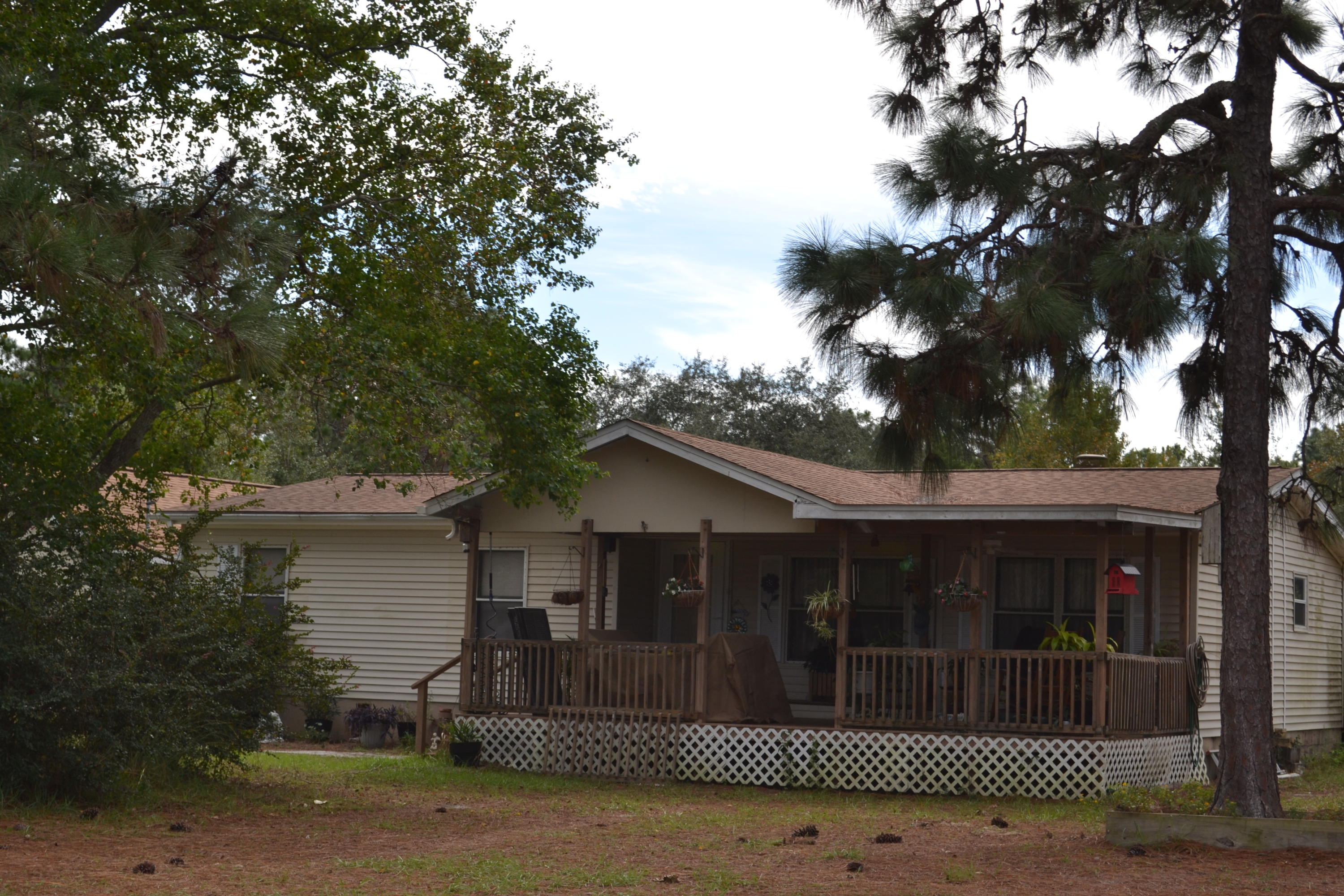 NAVARRE 2ND ADD LOT 10 BLK 24AS DES IN OR 1022 PG 599 LESS ALL MINERAL RIGHTS - Residential