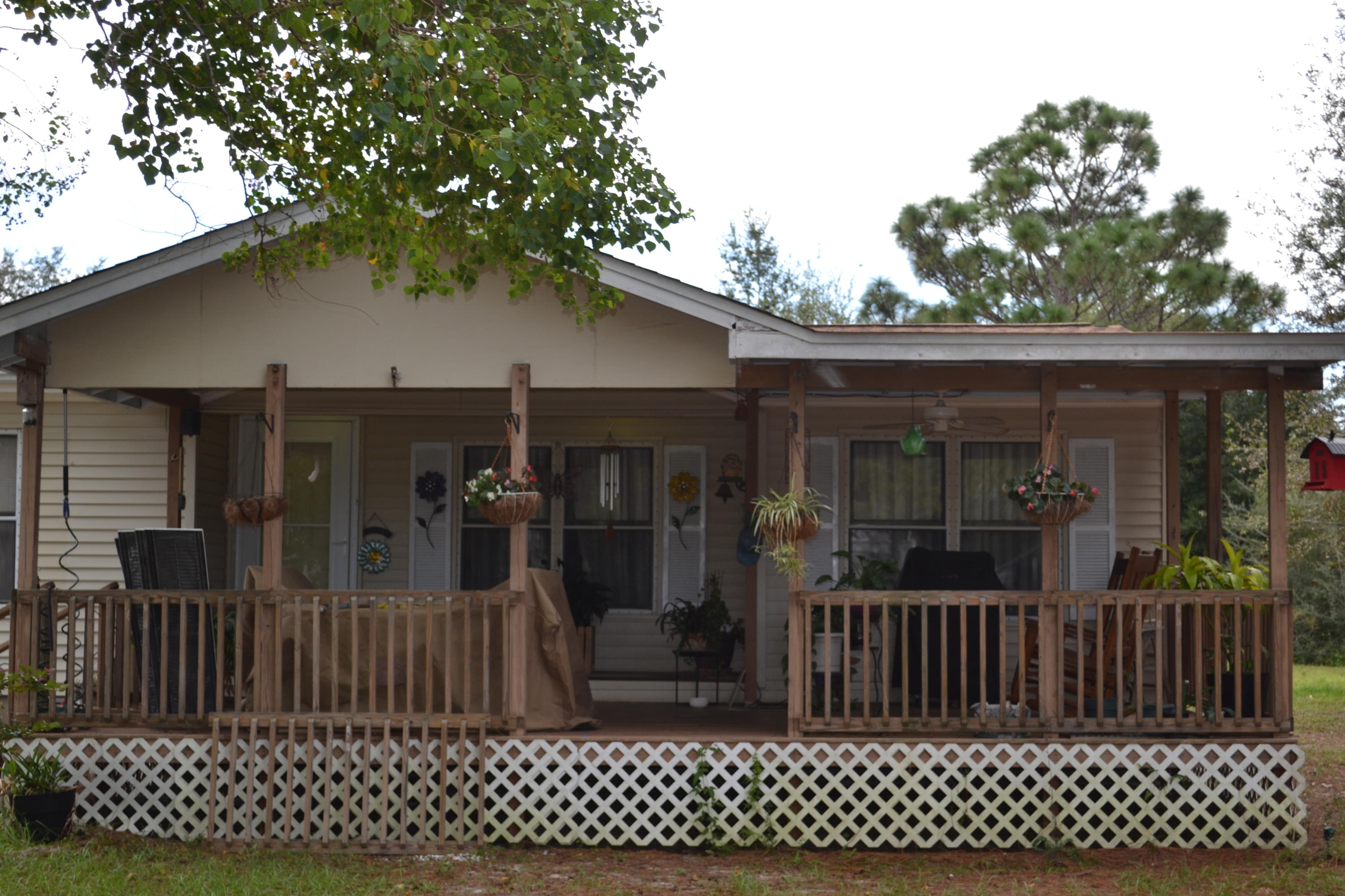 NAVARRE 2ND ADD LOT 10 BLK 24AS DES IN OR 1022 PG 599 LESS ALL MINERAL RIGHTS - Residential