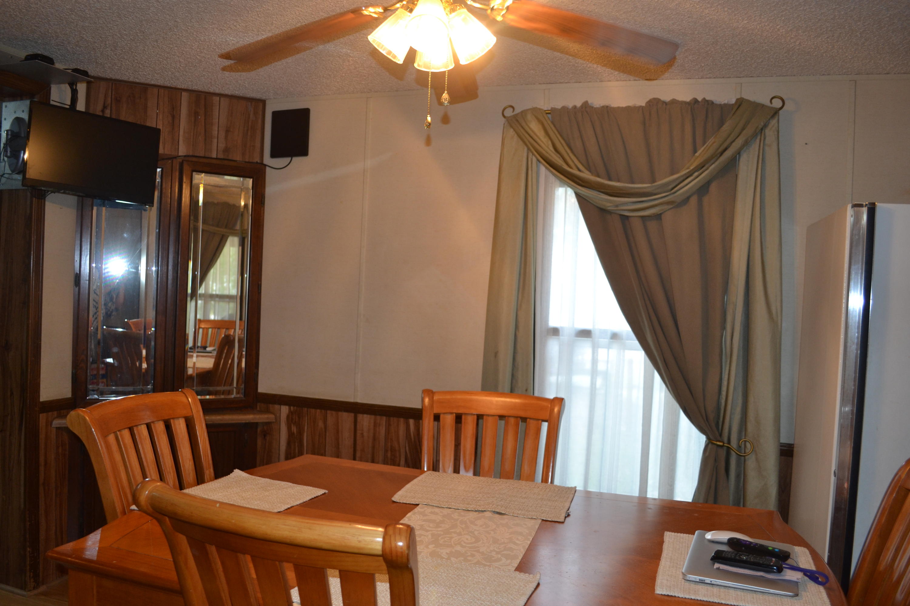 NAVARRE 2ND ADD LOT 10 BLK 24AS DES IN OR 1022 PG 599 LESS ALL MINERAL RIGHTS - Residential