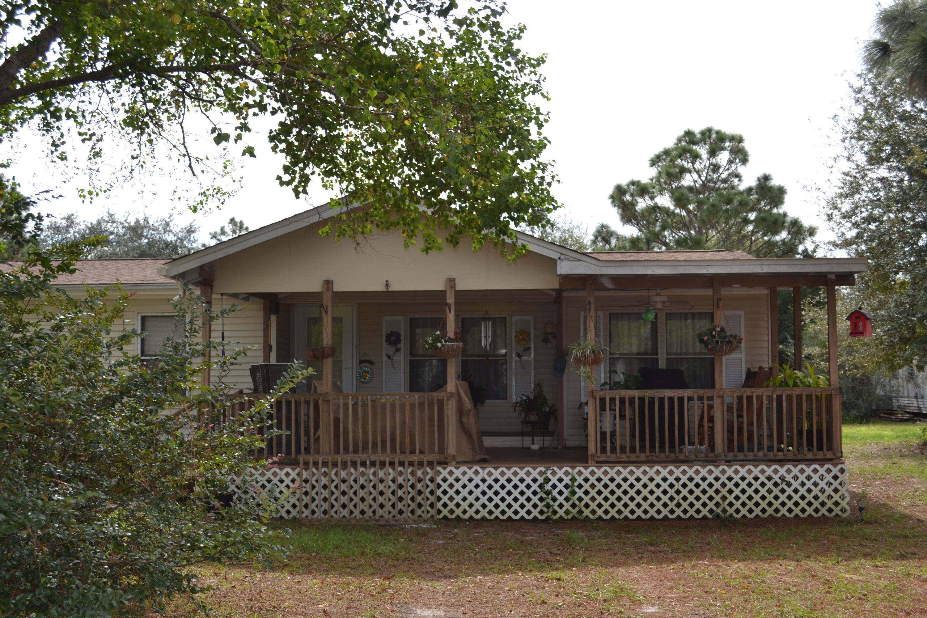 NAVARRE 2ND ADD LOT 10 BLK 24AS DES IN OR 1022 PG 599 LESS ALL MINERAL RIGHTS - Residential