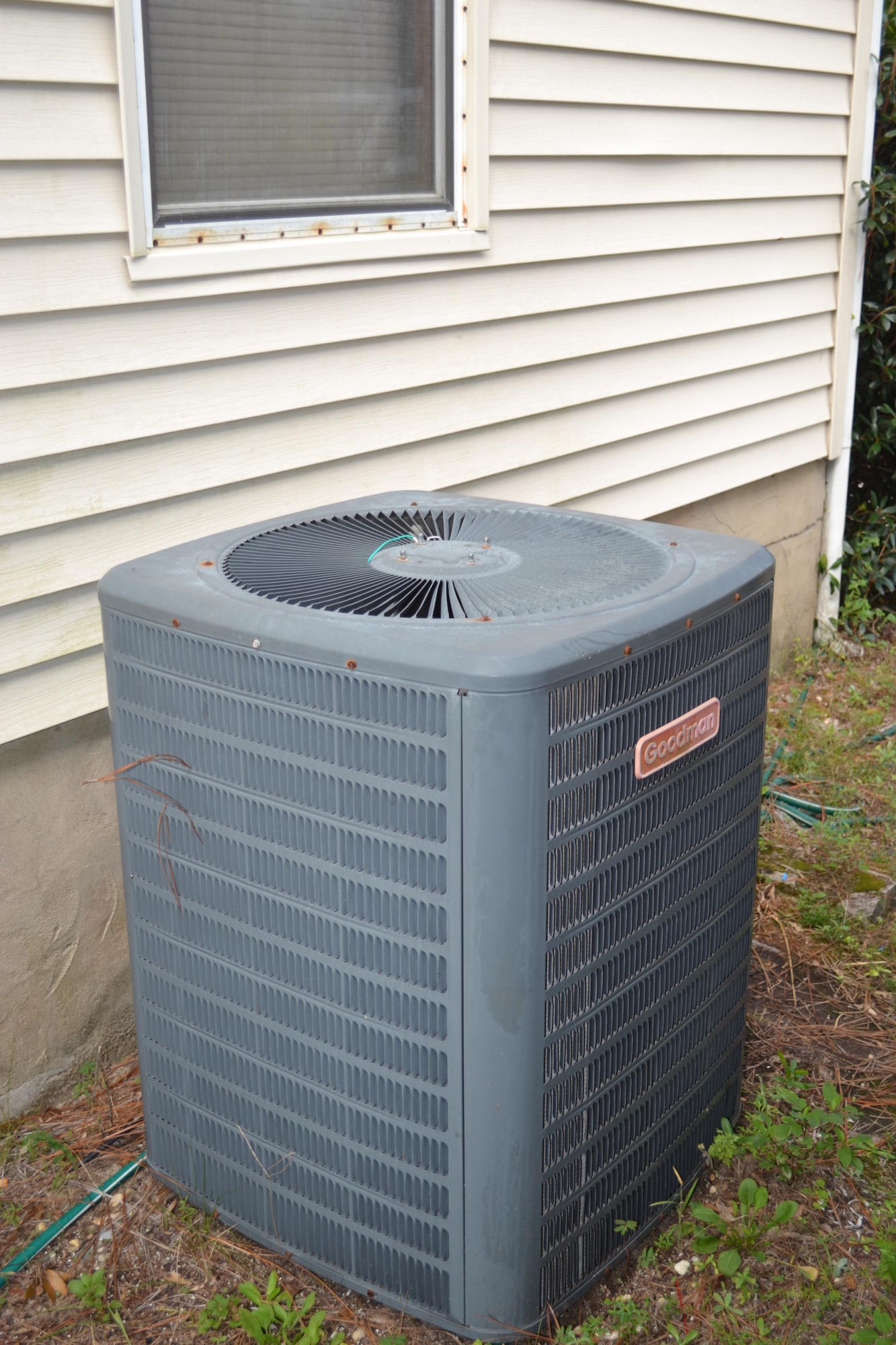 NAVARRE 2ND ADD LOT 10 BLK 24AS DES IN OR 1022 PG 599 LESS ALL MINERAL RIGHTS - Residential