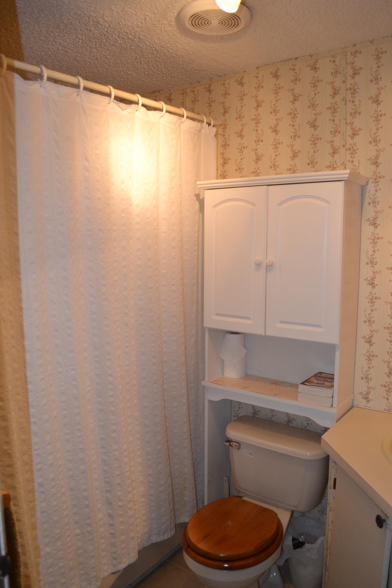 NAVARRE 2ND ADD LOT 10 BLK 24AS DES IN OR 1022 PG 599 LESS ALL MINERAL RIGHTS - Residential