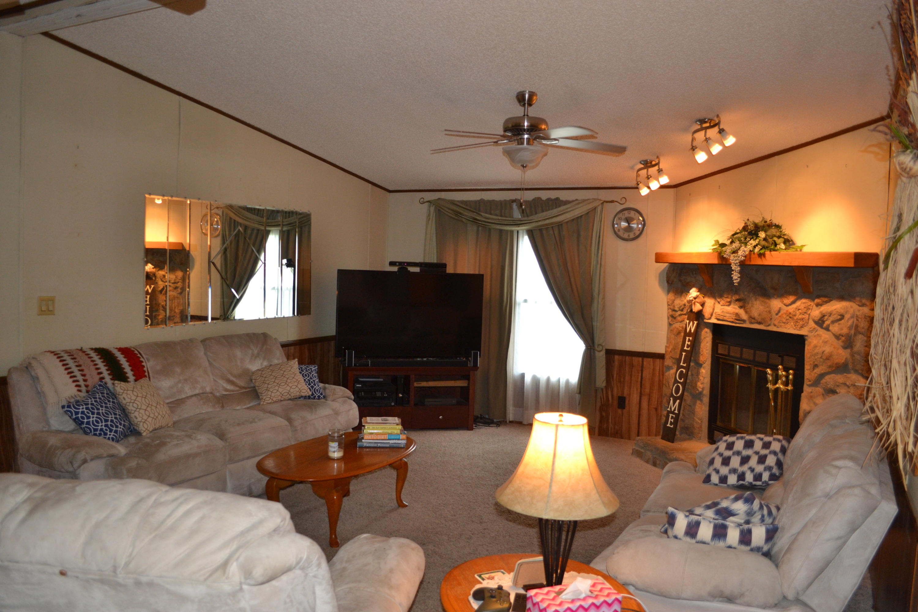 NAVARRE 2ND ADD LOT 10 BLK 24AS DES IN OR 1022 PG 599 LESS ALL MINERAL RIGHTS - Residential