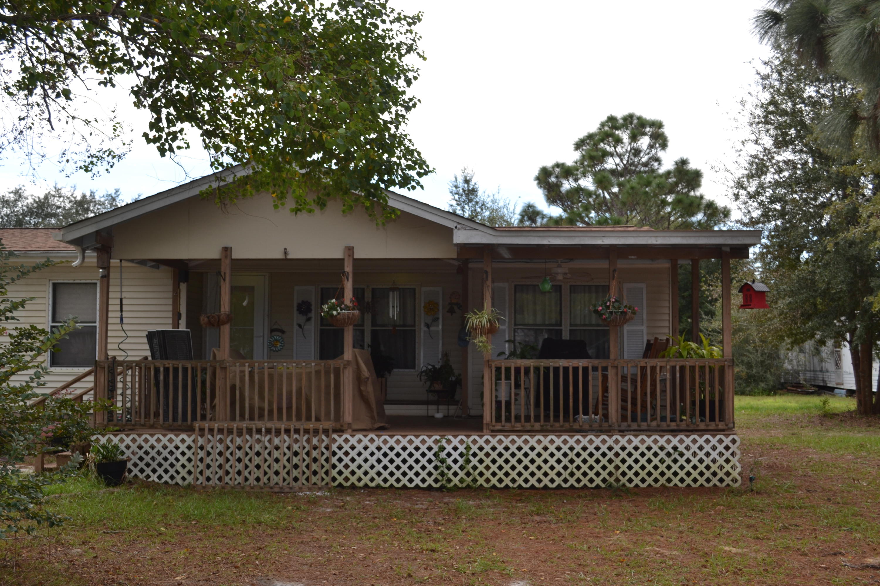 NAVARRE 2ND ADD LOT 10 BLK 24AS DES IN OR 1022 PG 599 LESS ALL MINERAL RIGHTS - Residential