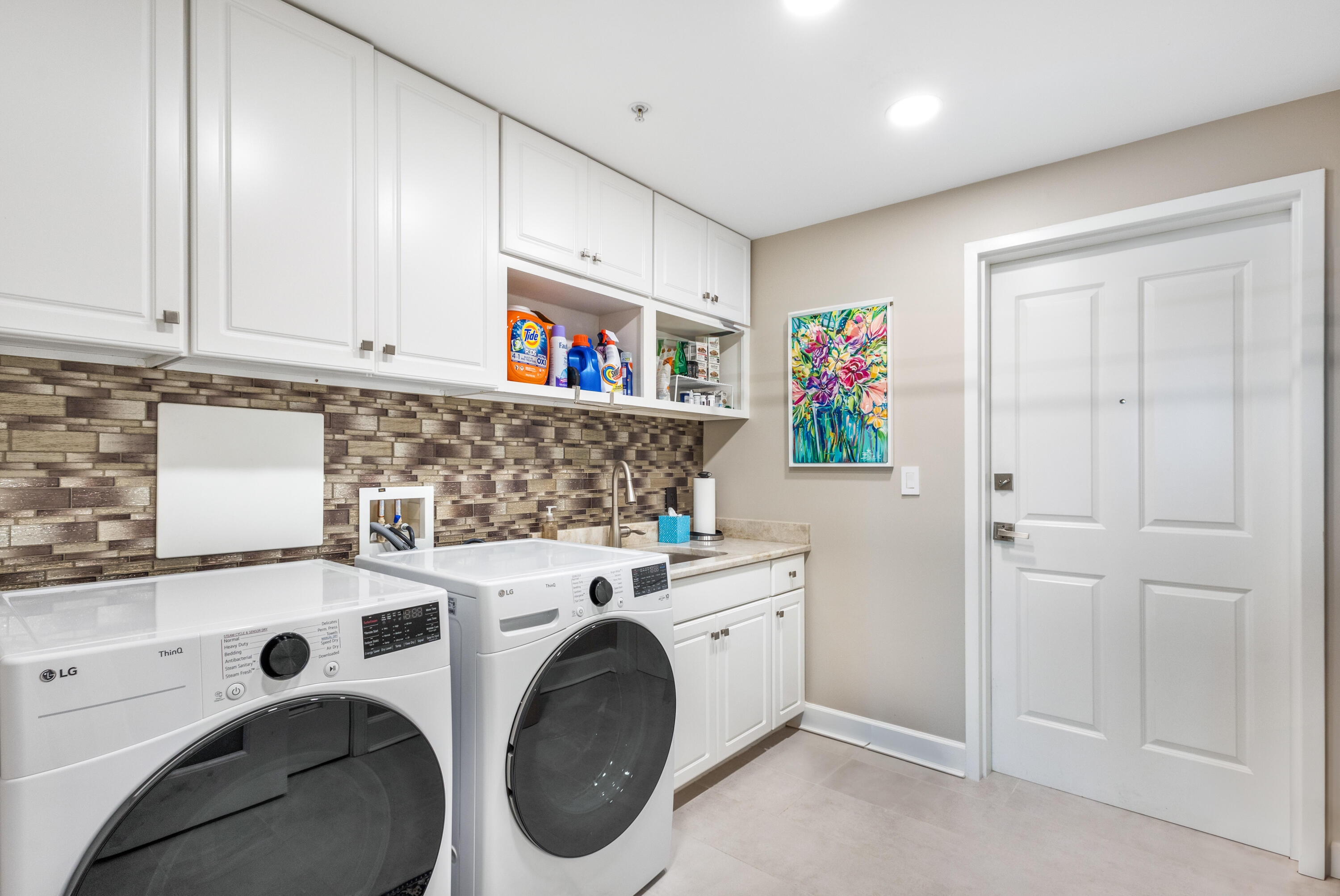 ONE WATER PLACE AT KELLY PLANTATION - Residential