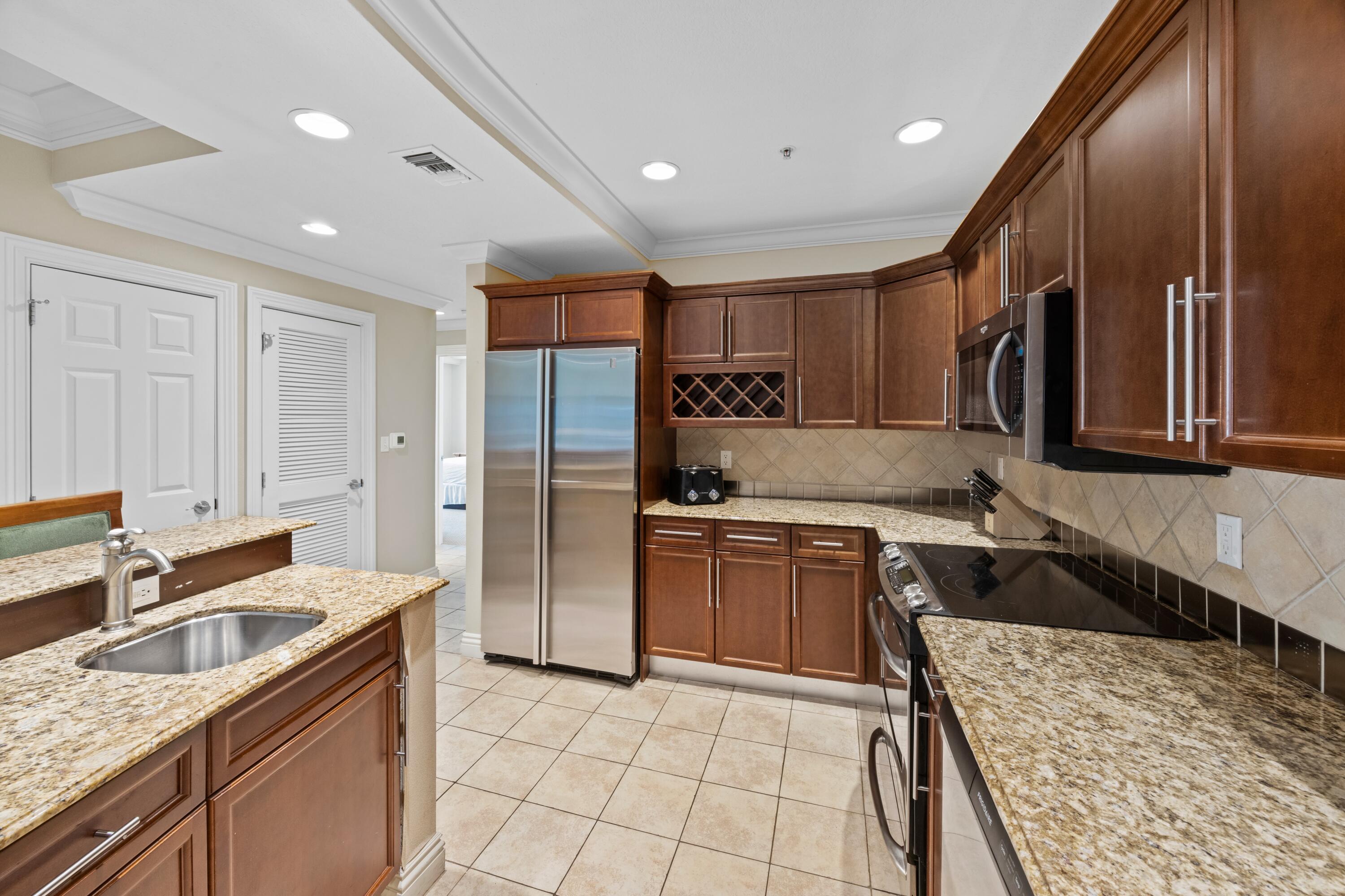 Emerald Grande - Residential