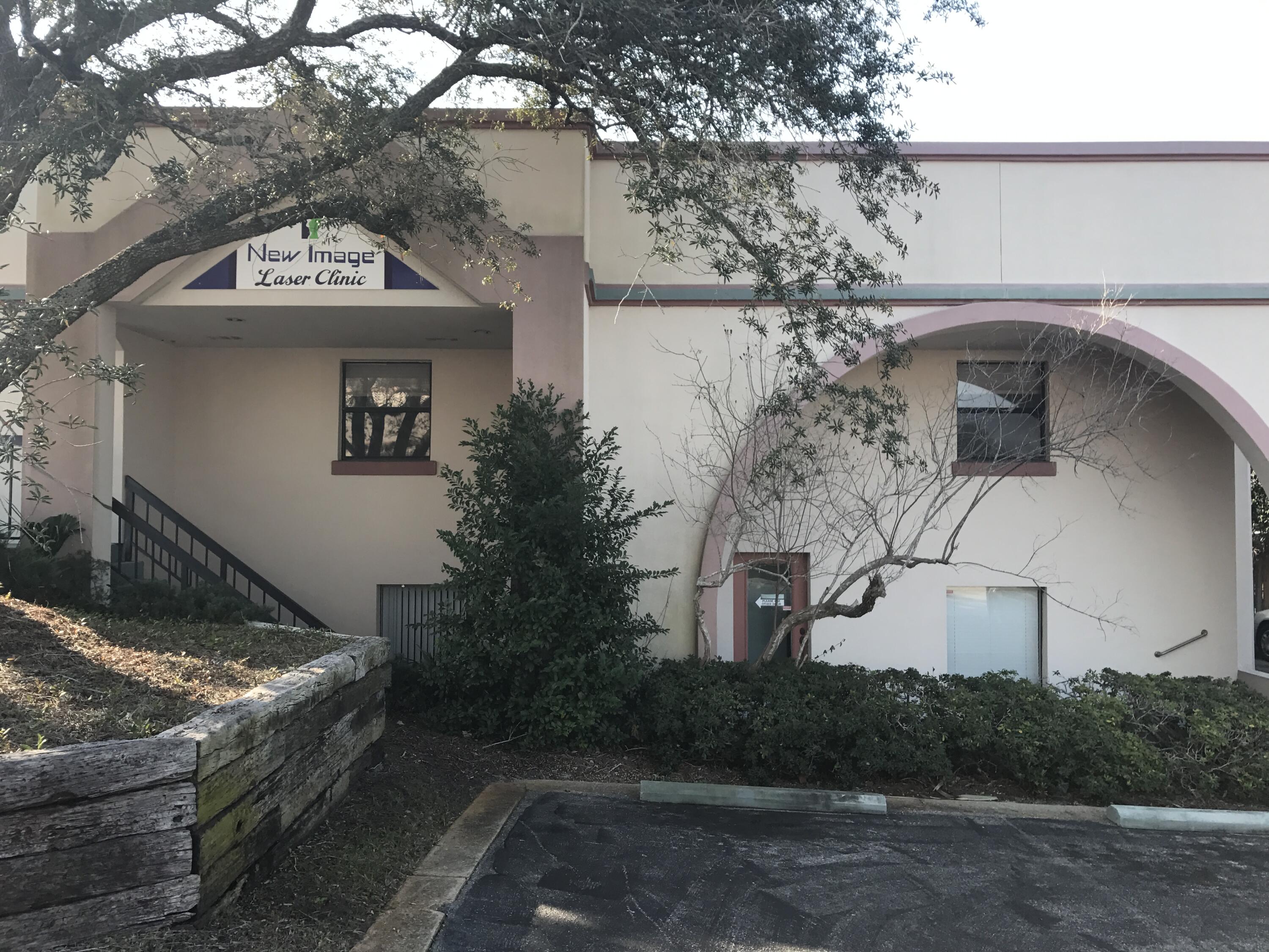 GREAT OFFICE SPACE, centrally located off of Highway 98 right next to The Donut Hole. Existing complex occupants include a good sized medical practice, spa/salon, physical therapy office. This space is available as a 500 square foot small office. This includes a good sized waiting room, two office spaces previously used for medical use, and a private bathroom. Water is included. NO CAM!!!