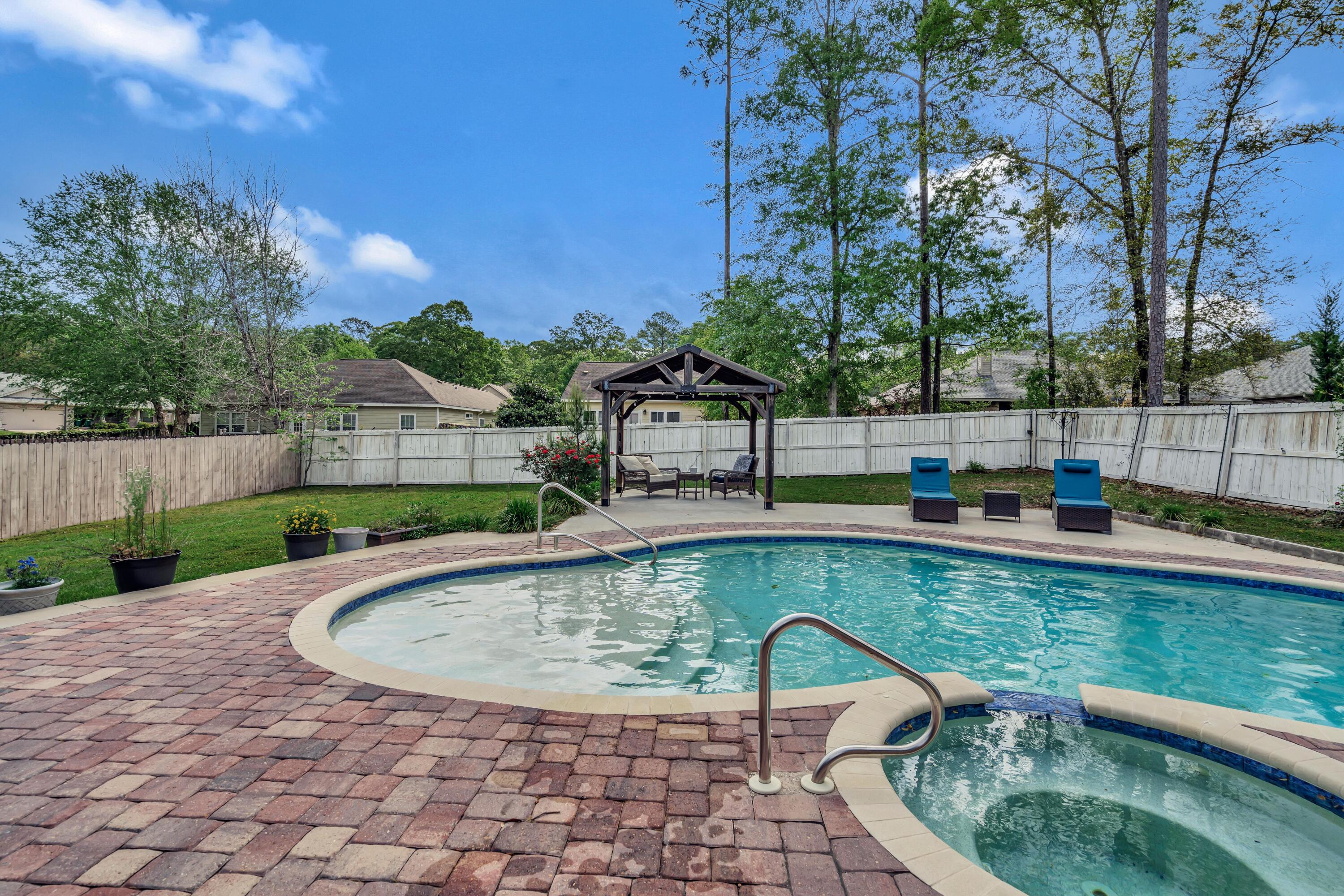 ZARCHARY ESTATES - Residential