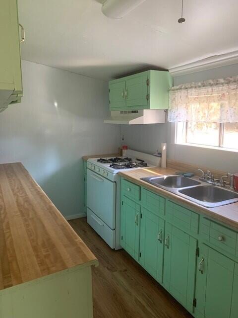 WOLFORD ACRES - Residential