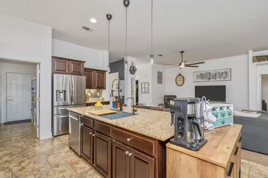 WINDMEADOWS - Residential