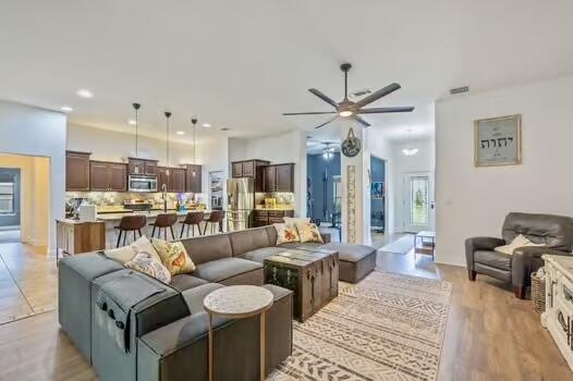 WINDMEADOWS - Residential