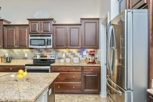WINDMEADOWS - Residential