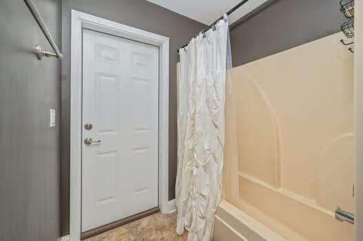 WINDMEADOWS - Residential
