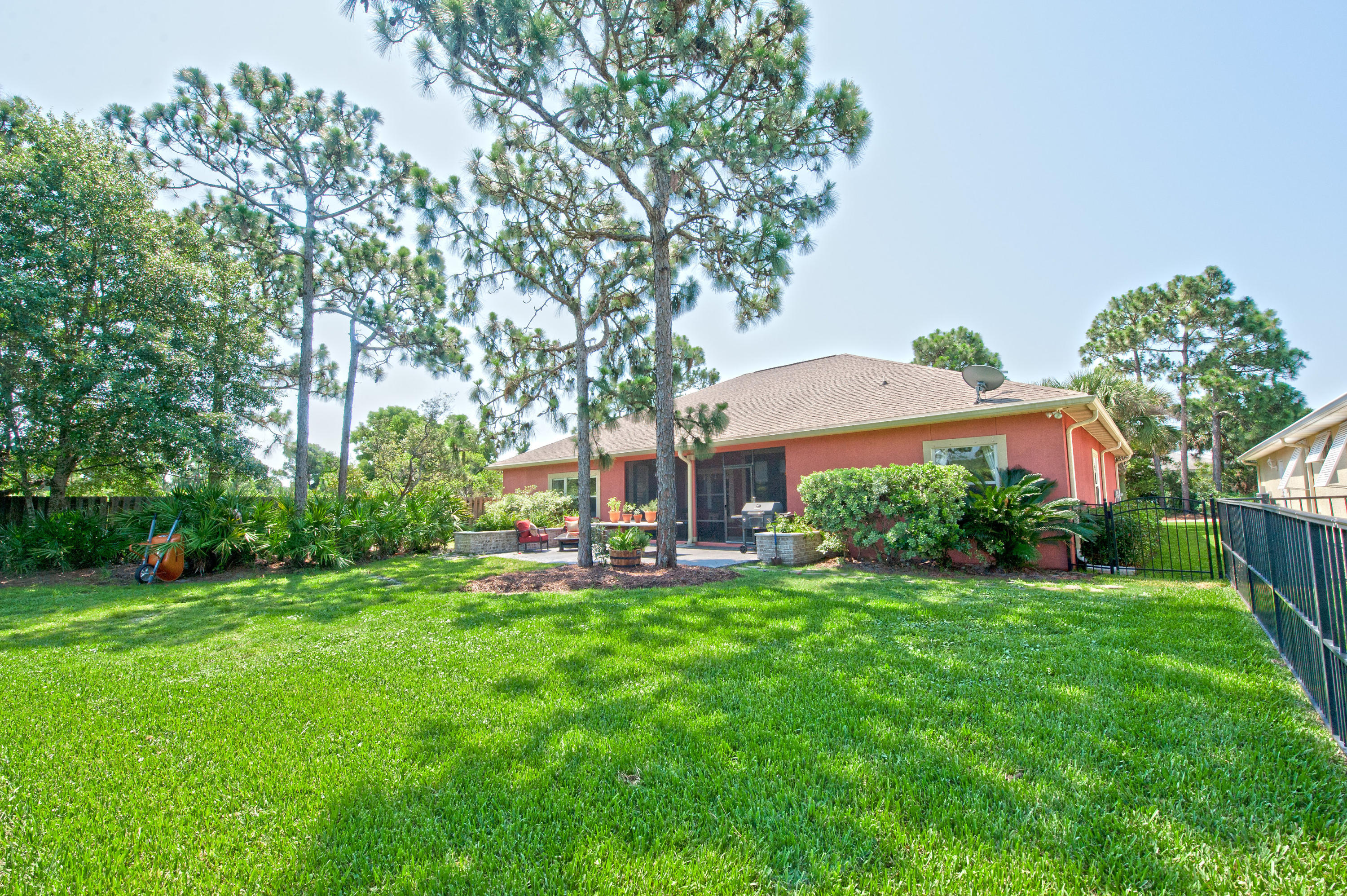 EMERALD LAKES PH 1 - Residential