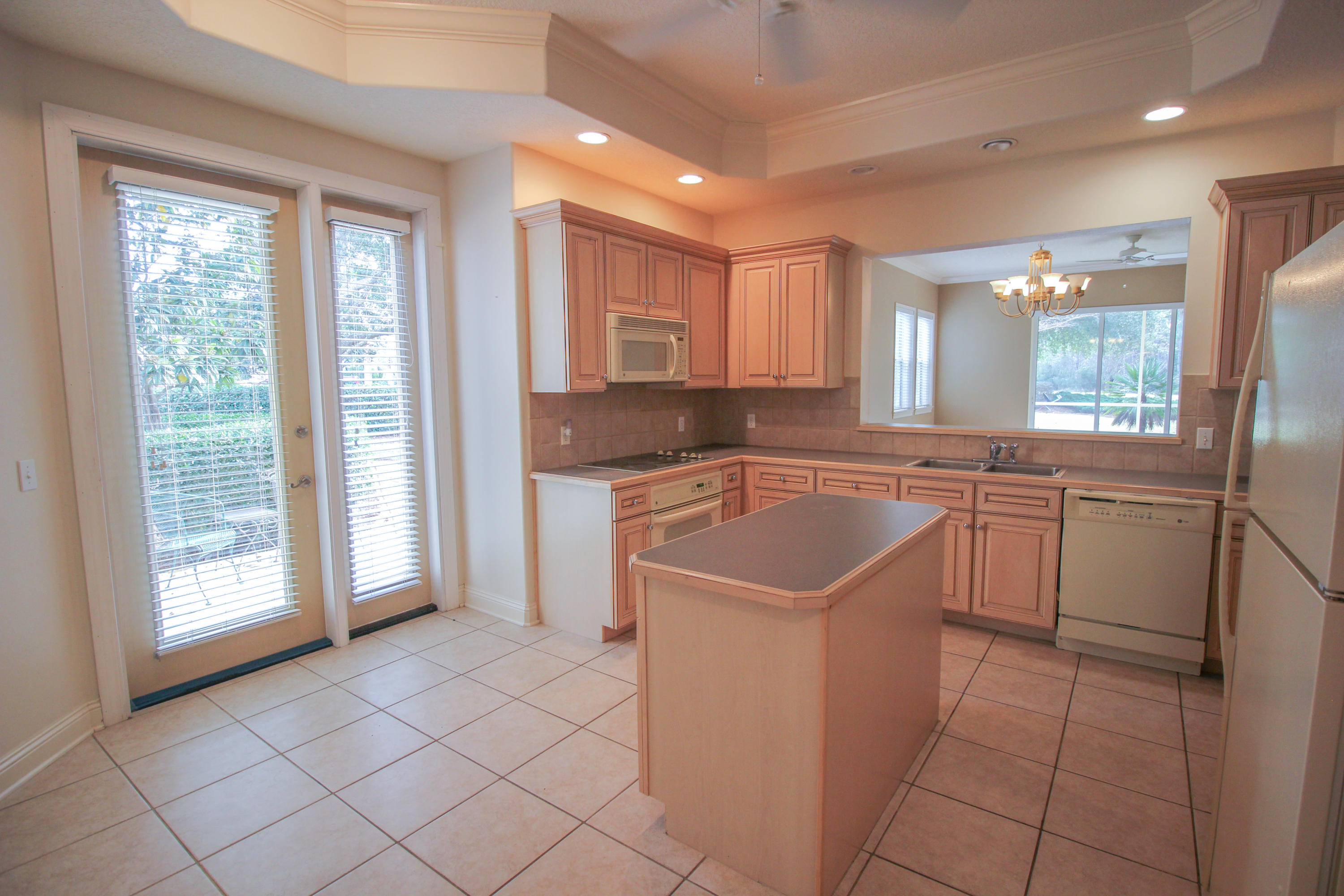 REGATTA BAY GOLF VILLAS - Residential Lease