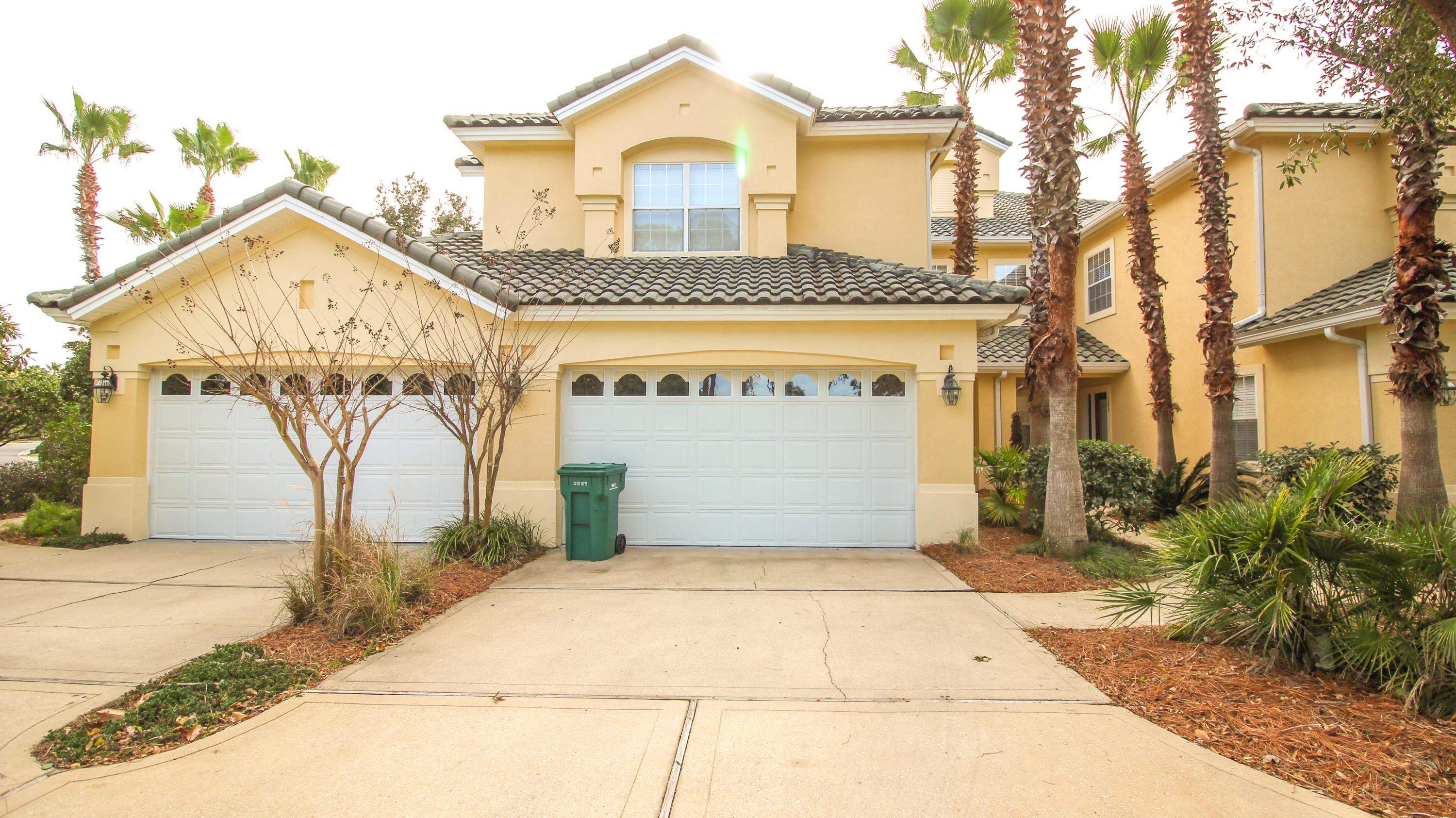 REGATTA BAY GOLF VILLAS - Residential Lease