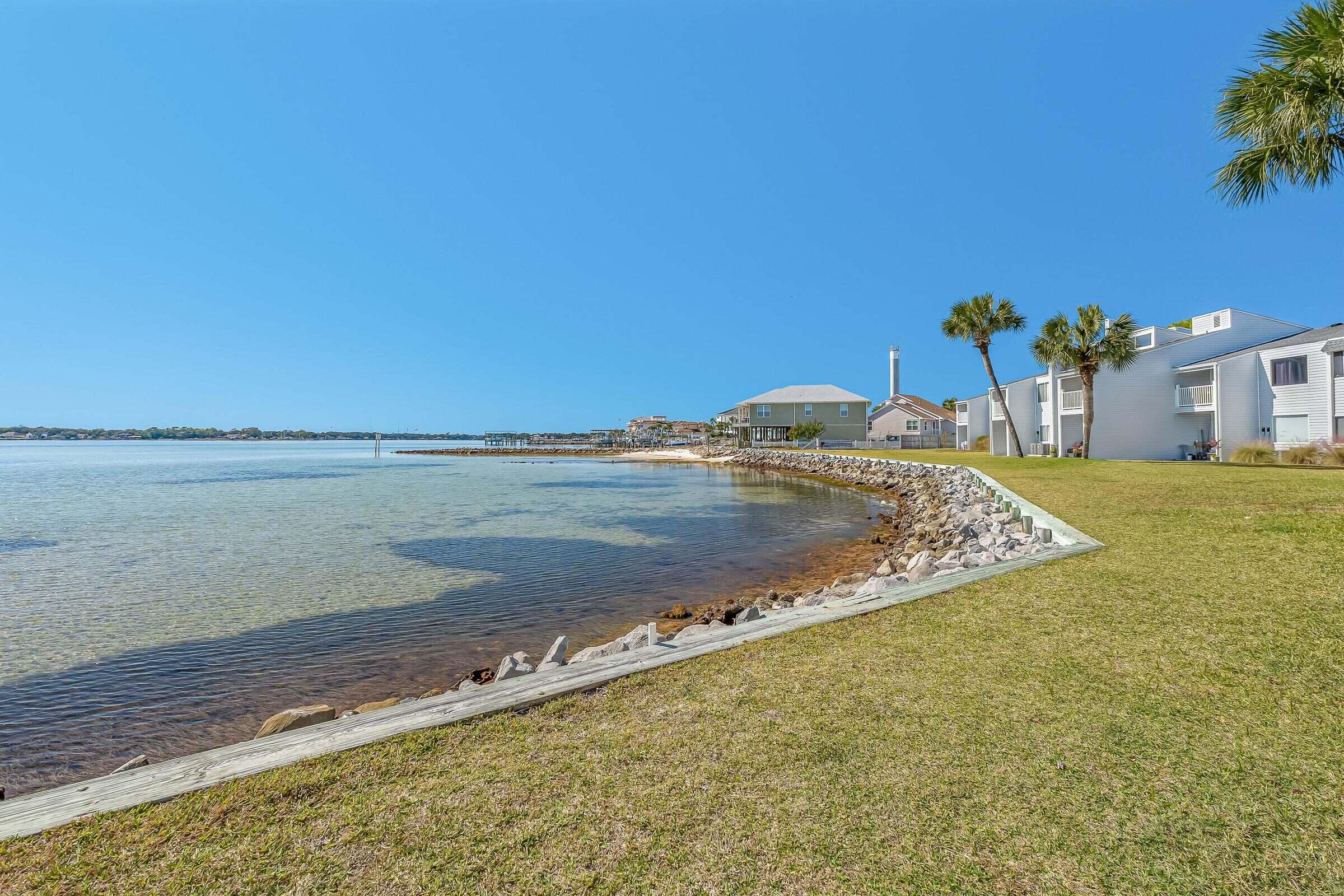 FINISTERRA CONDO - Residential