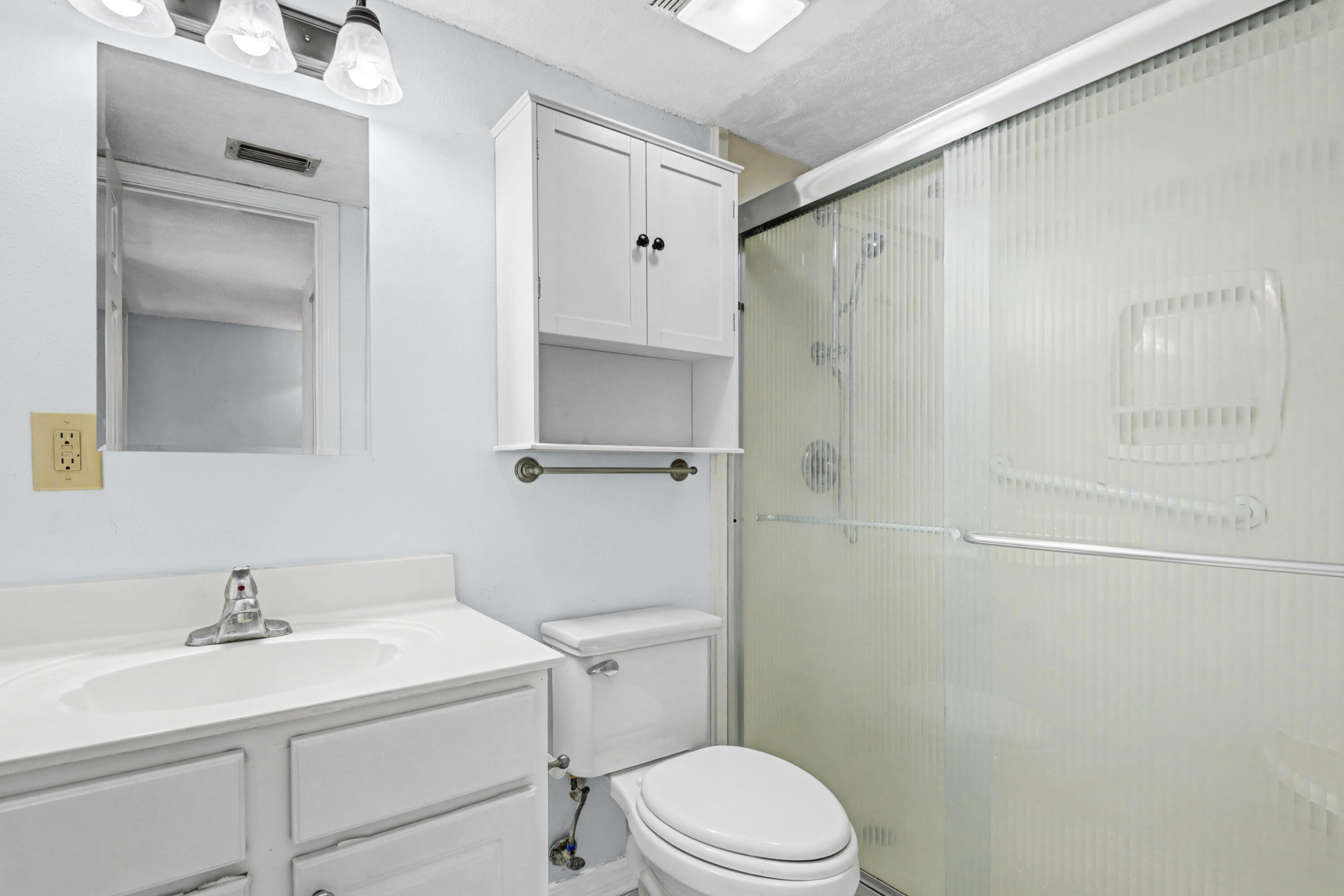 FINISTERRA CONDO - Residential