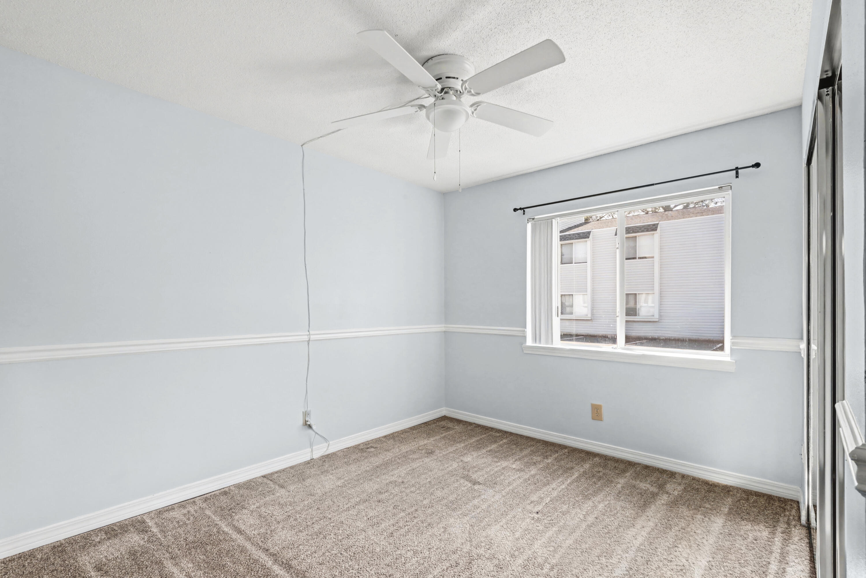 FINISTERRA CONDO - Residential