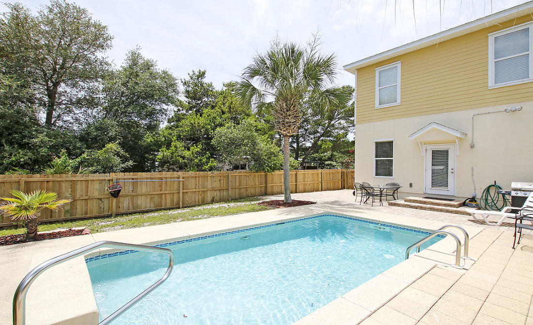 LAGUNA BEACH 8TH ADDN - Residential