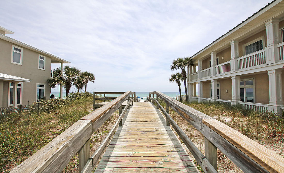 LAGUNA BEACH 8TH ADDN - Residential