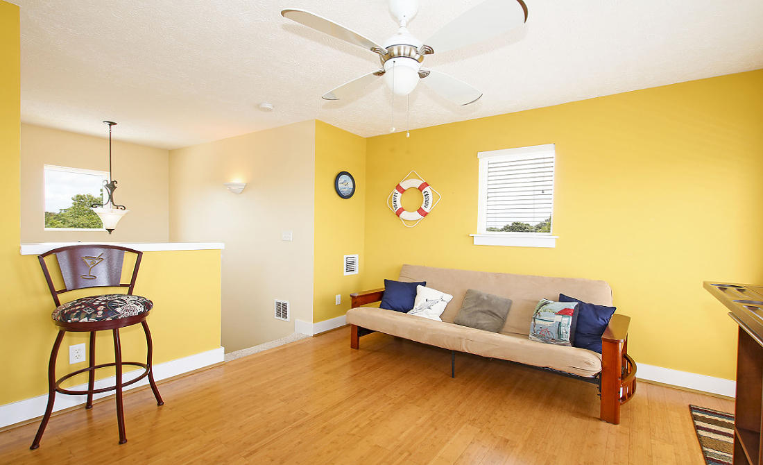 LAGUNA BEACH 8TH ADDN - Residential